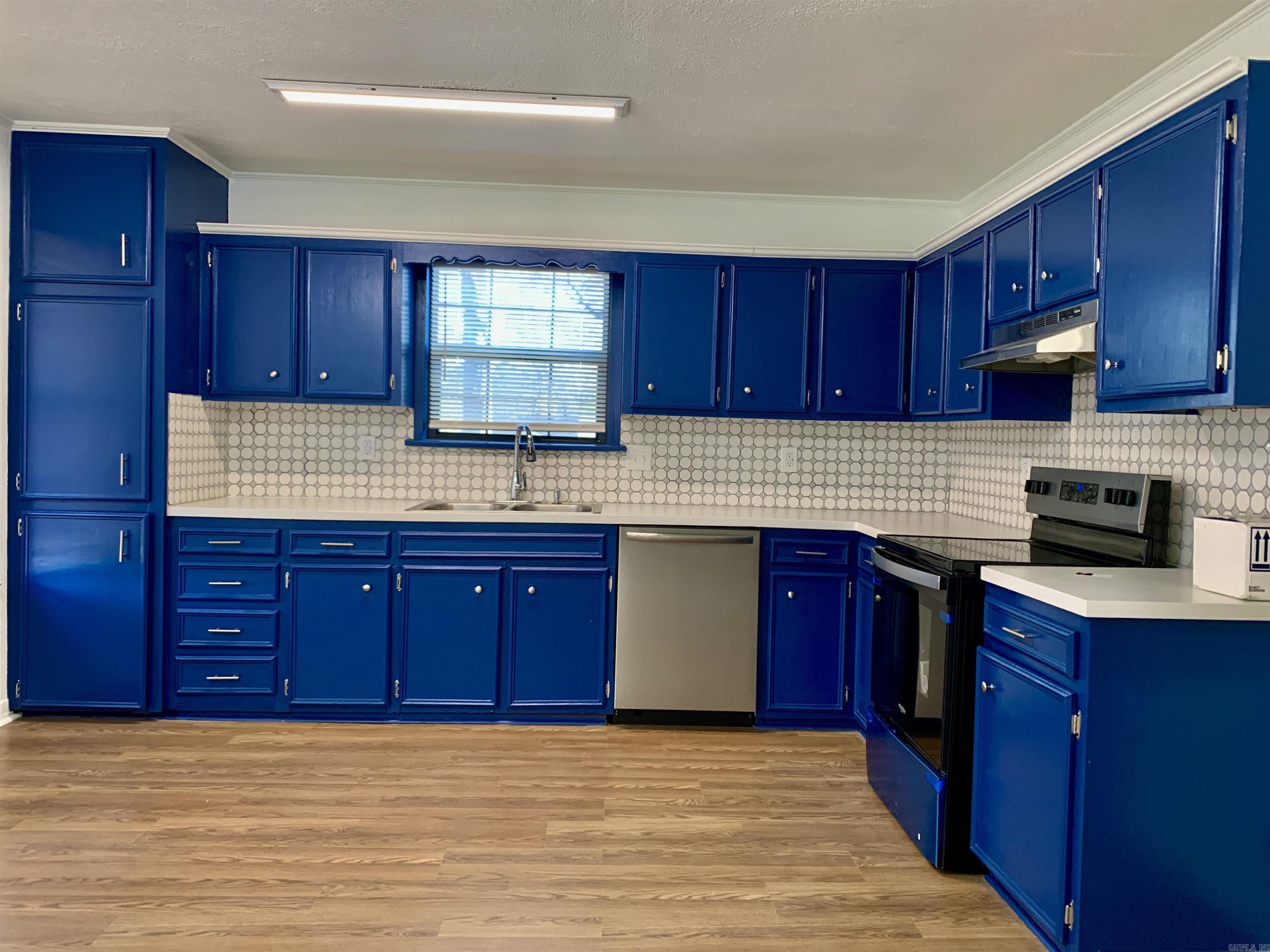 NORTH HILLS MANOR - Residential