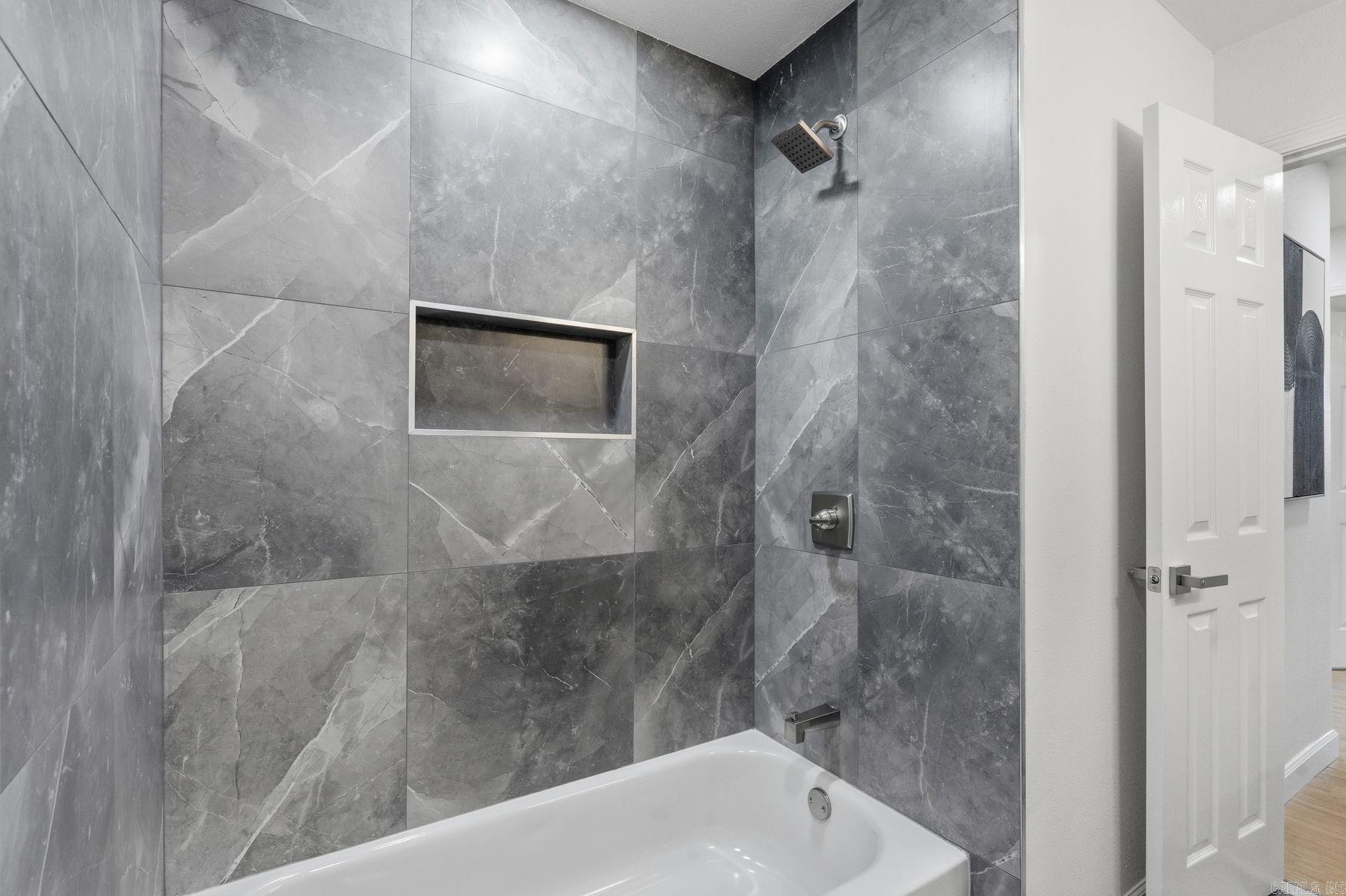 BRIARWOOD - Residential