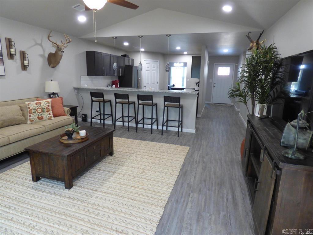 LAKE TOWN - Residential