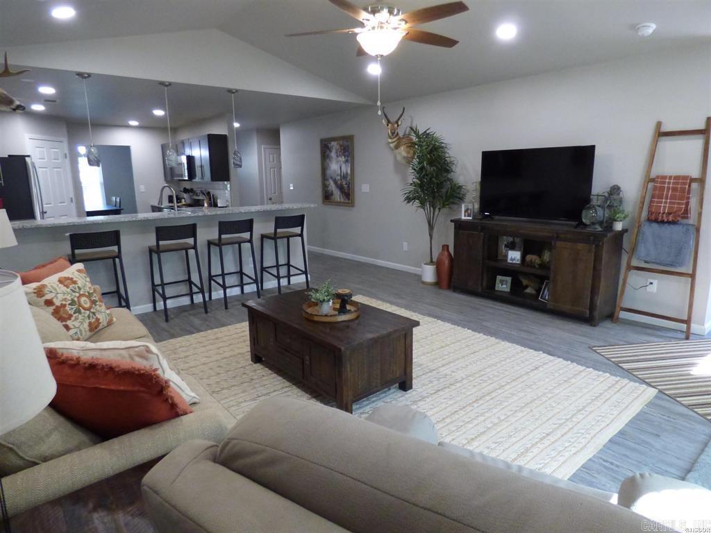 LAKE TOWN - Residential