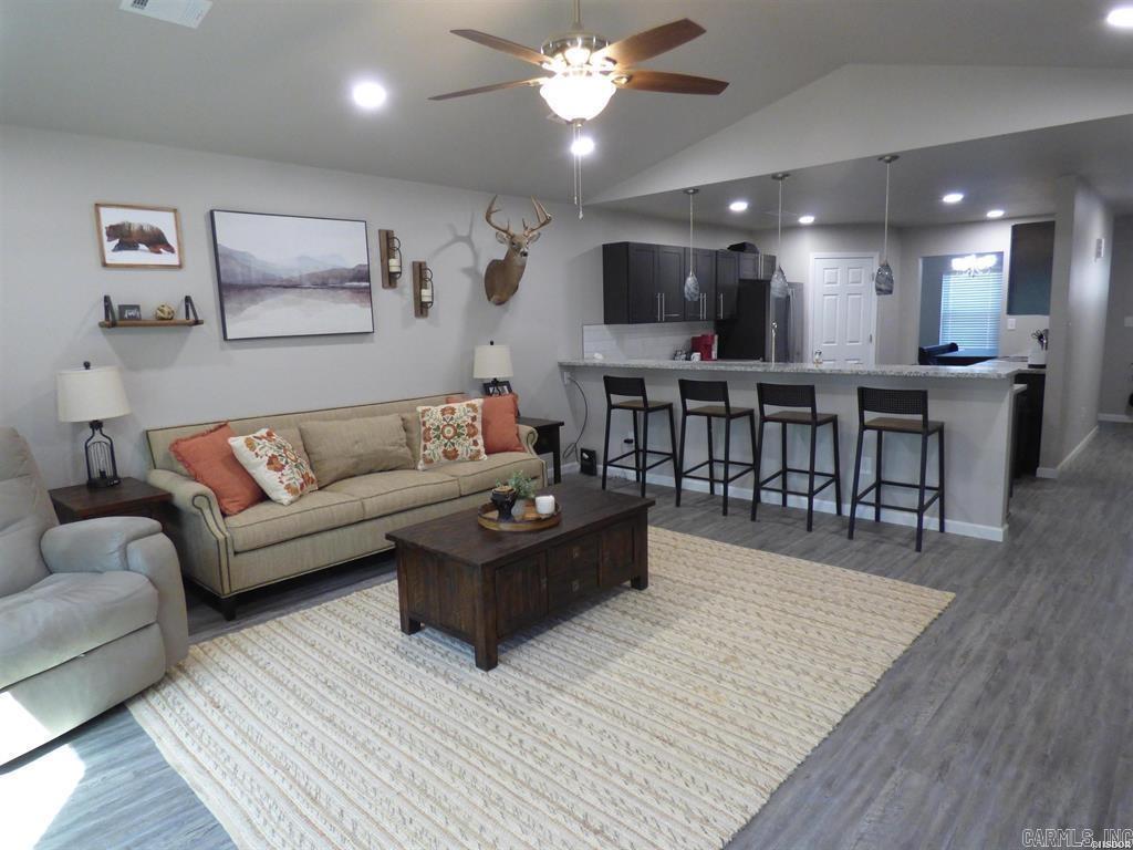 LAKE TOWN - Residential