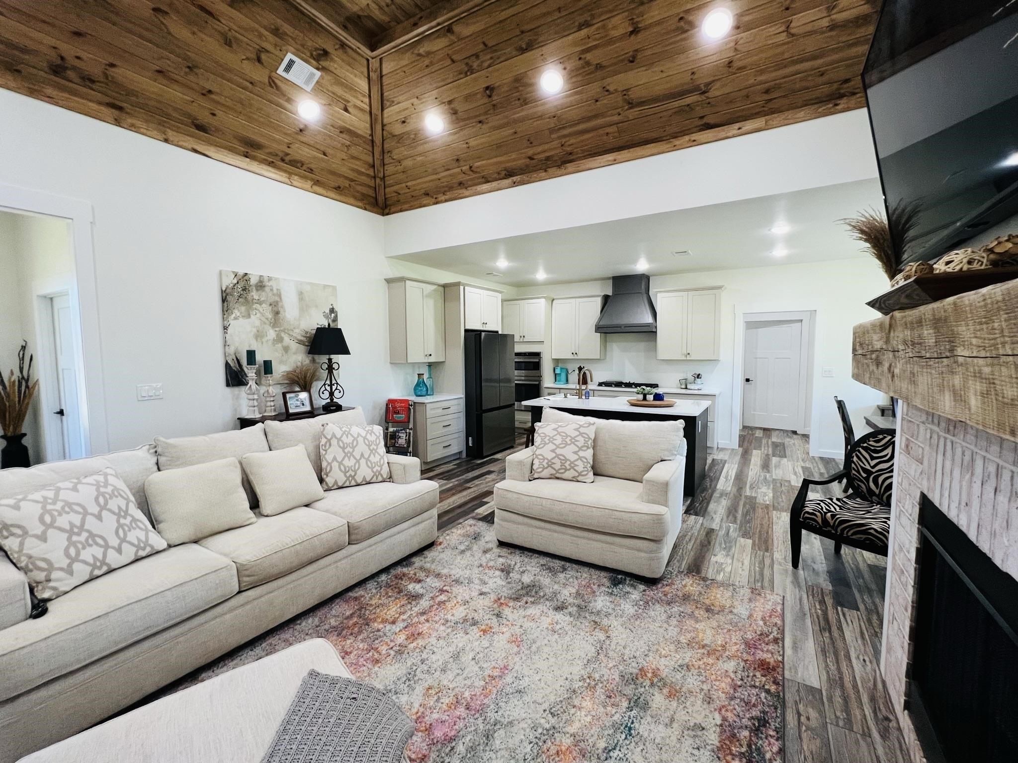 COOPERS HAWK - Residential