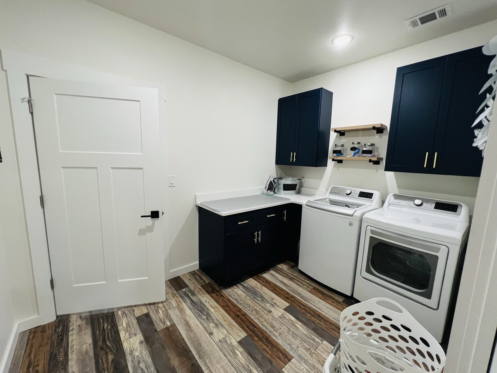 COOPERS HAWK - Residential