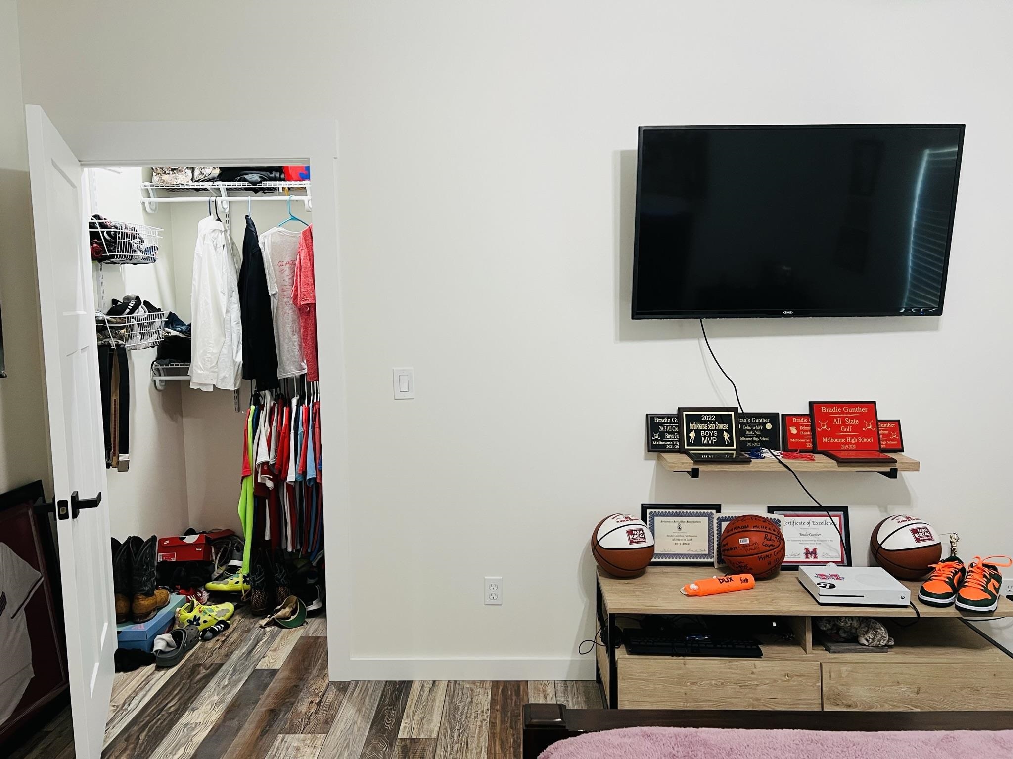 COOPERS HAWK - Residential