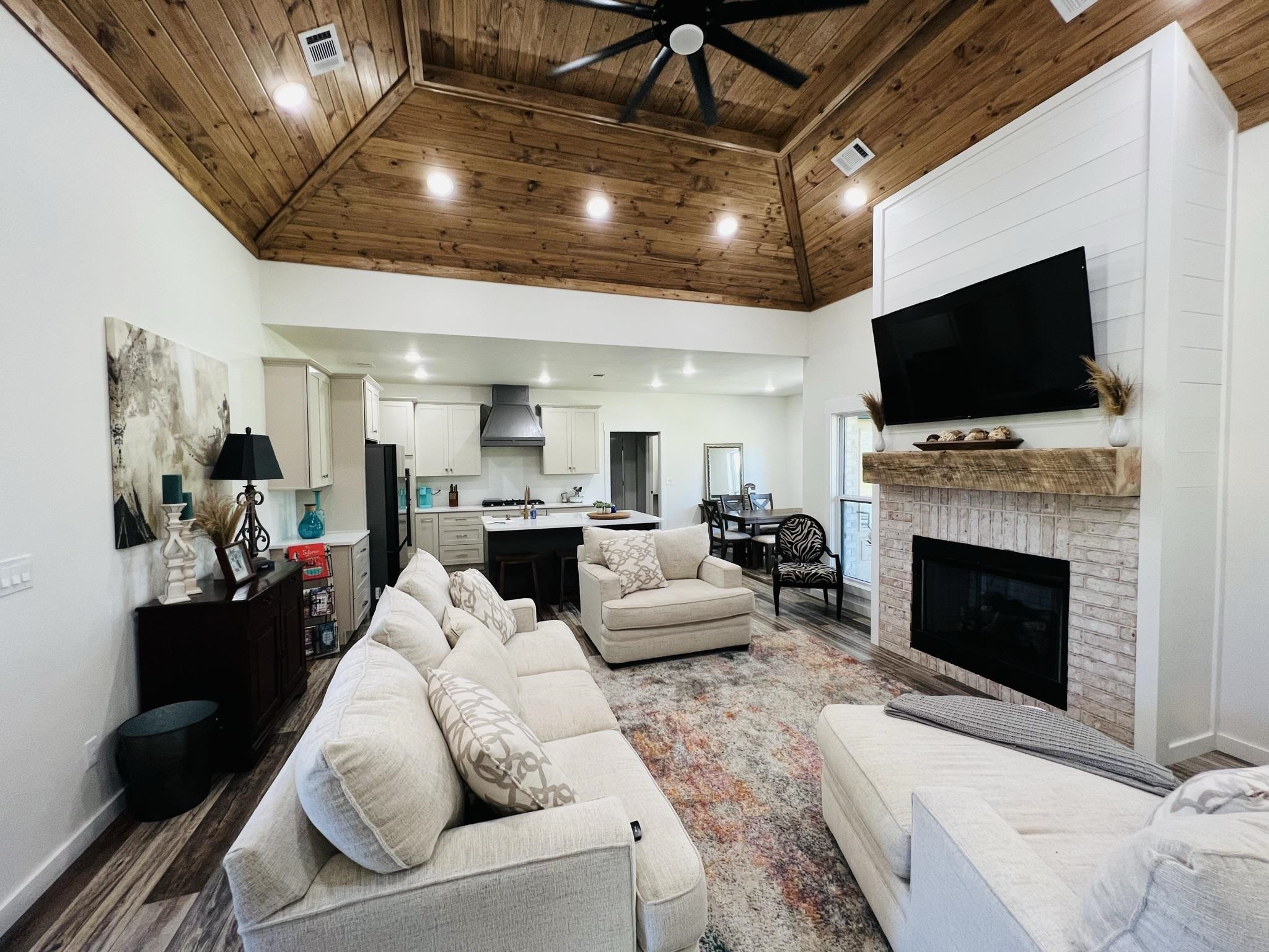 COOPERS HAWK - Residential