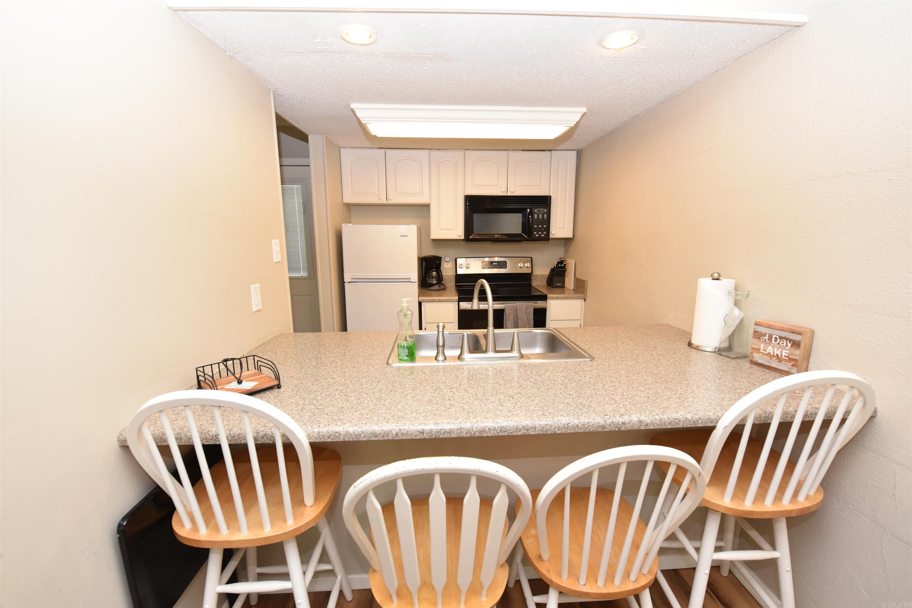 CHELSEA GLADE CONDO - Residential