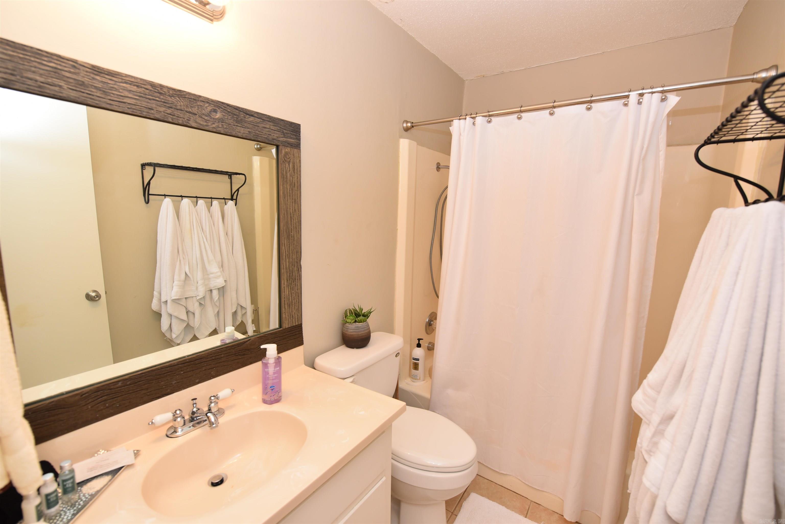 CHELSEA GLADE CONDO - Residential