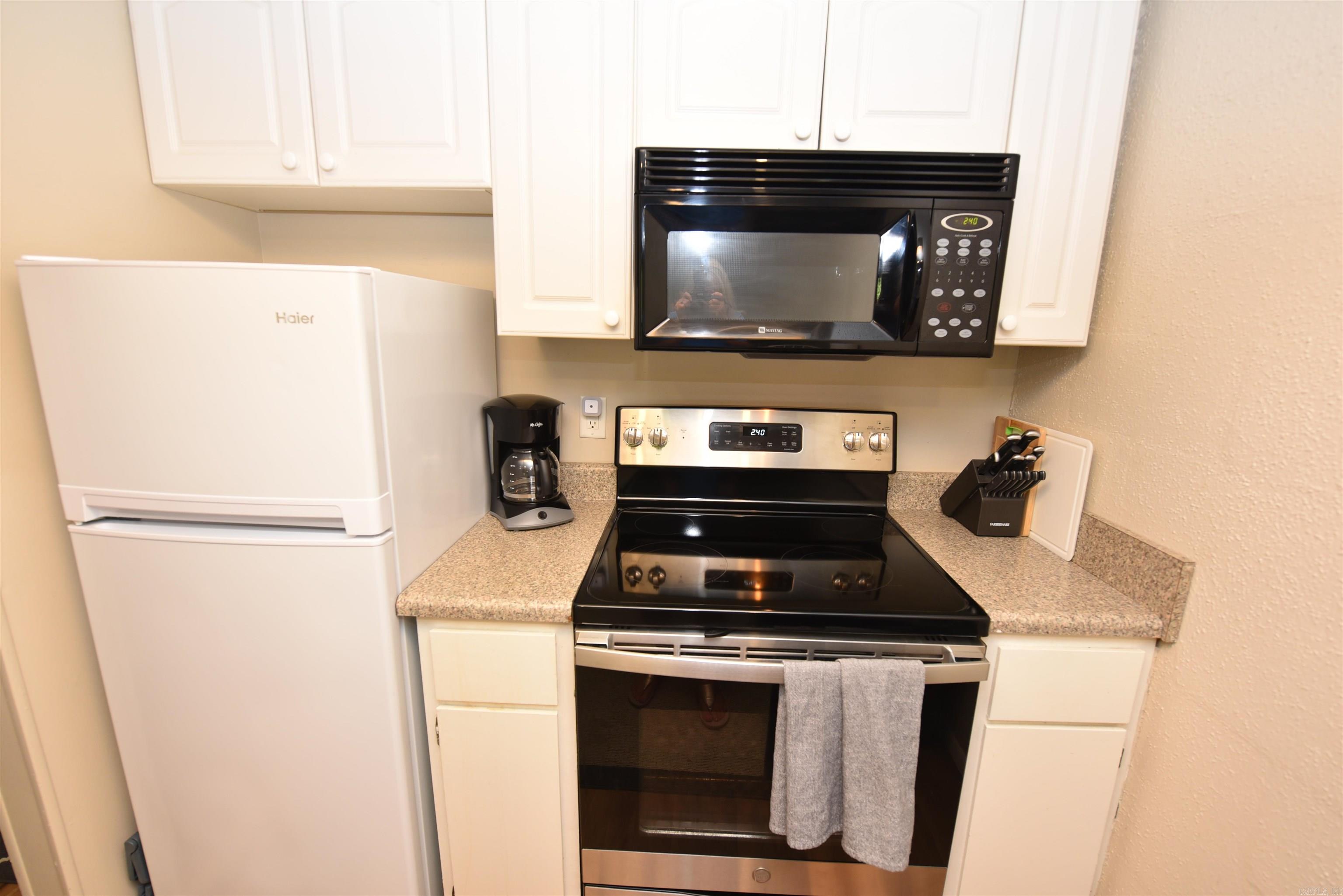 CHELSEA GLADE CONDO - Residential