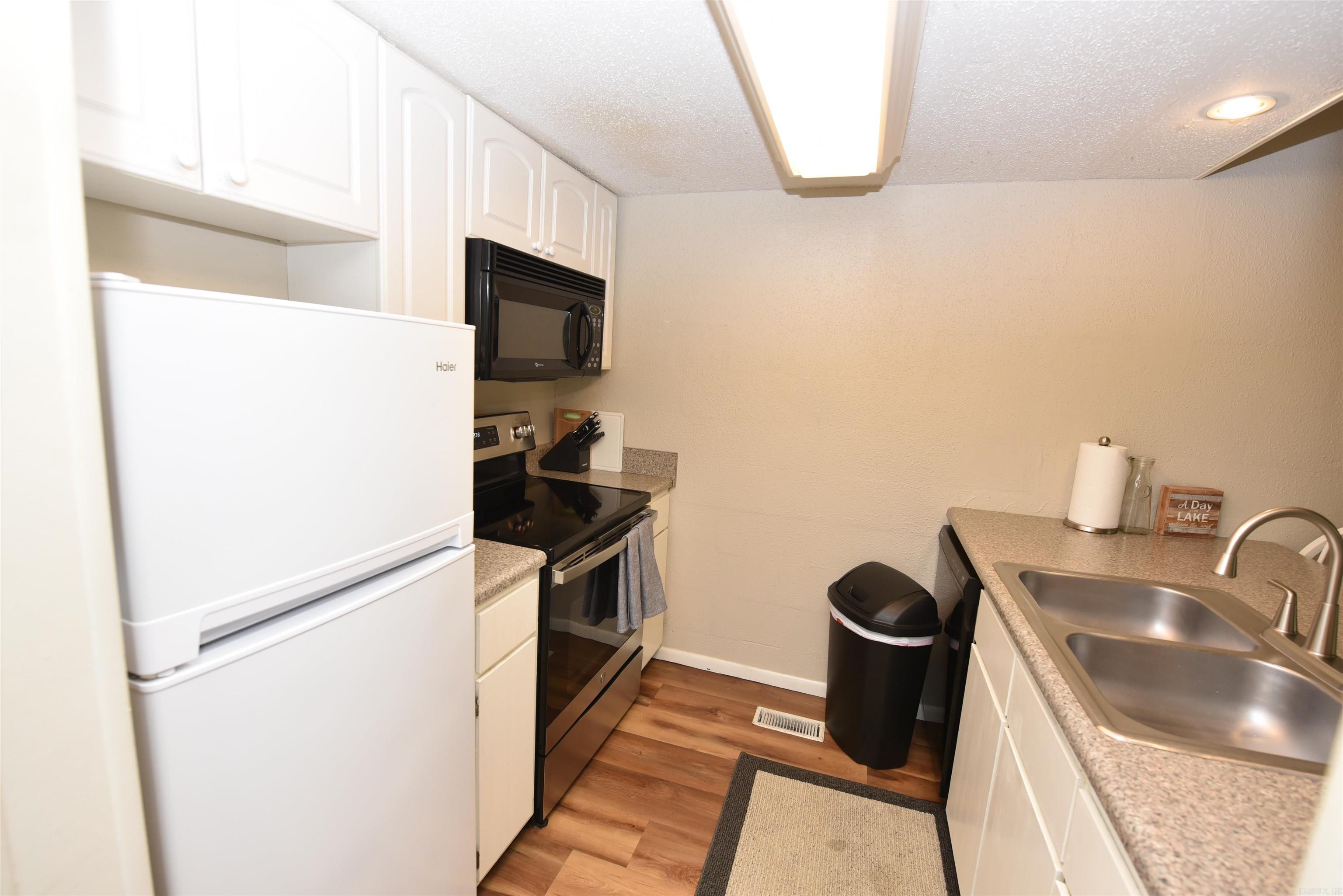 CHELSEA GLADE CONDO - Residential