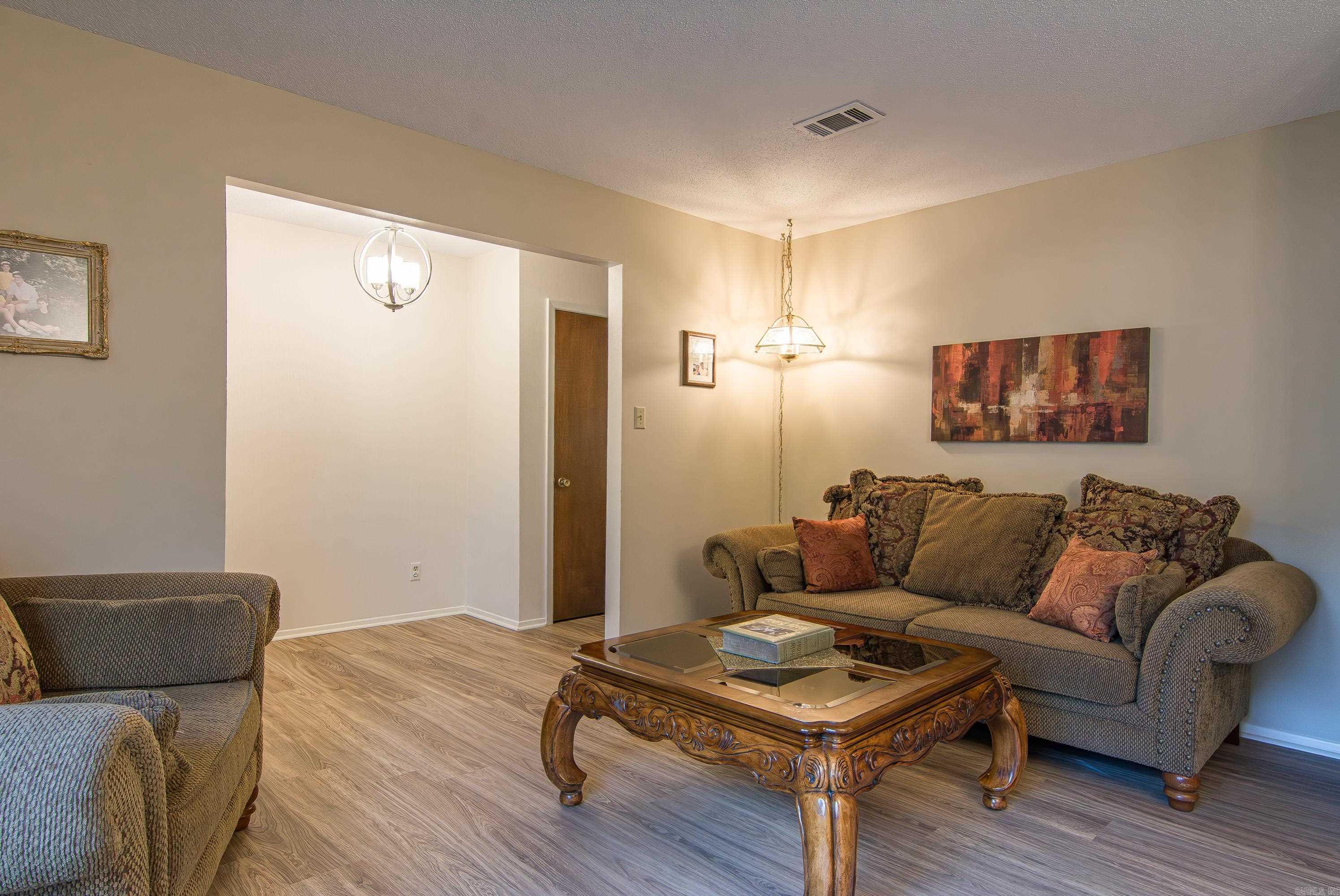 INDIAN HILLS - Residential