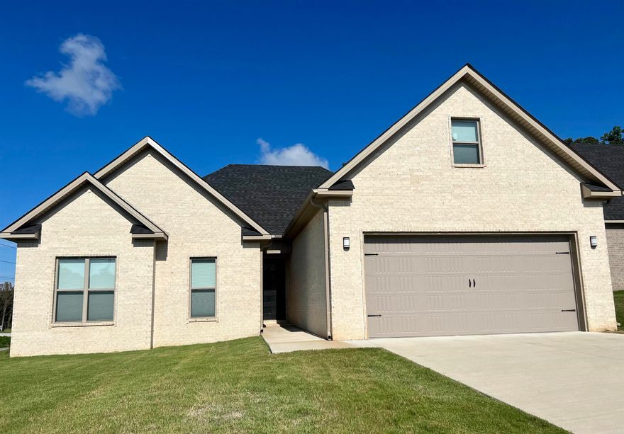 Perfect neighborhood to raise a family in! Four bedroom, three bath home that is easily accessible off of CR 712 with all the amenities that come with living on a golf course, as well as community pool, tennis courts, playground and clubhouse restaurant. Move in ready with a fenced backyard, screened in back porch, doggy door and additional patio. Tree line behind the fence for additional privacy. House also comes with a gas log fireplace, upgraded stainless Kitchen Aid appliances, under cabinet lighting, touch kitchen faucet, granite and custom blackout shades throughout house.