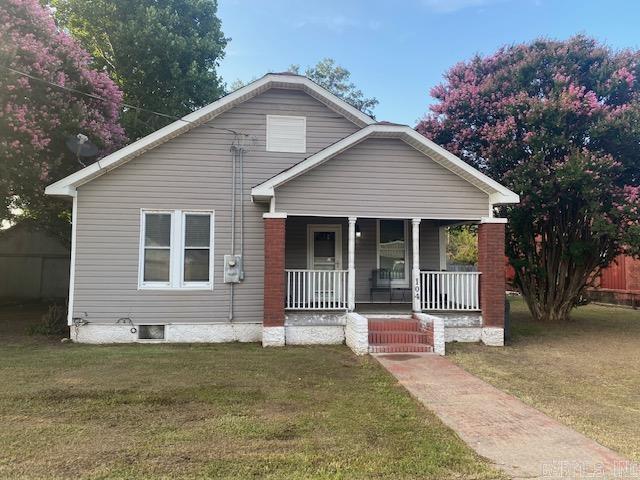 ATTENTION HUNTERS! Don't miss out on this one. Located in Almyra, AR. This house has been both a family home and hunting club. It offers central heat and air, outside storage garage, and a fenced in back yard. This 1298 square foot home is located across the street from the water and fire department and is only 12 miles from Stuttgart, AR. The duck hunting capital of the world. Also, this residence has close and easy access to the White River and the White River National Wildlife Refuge. Great community!