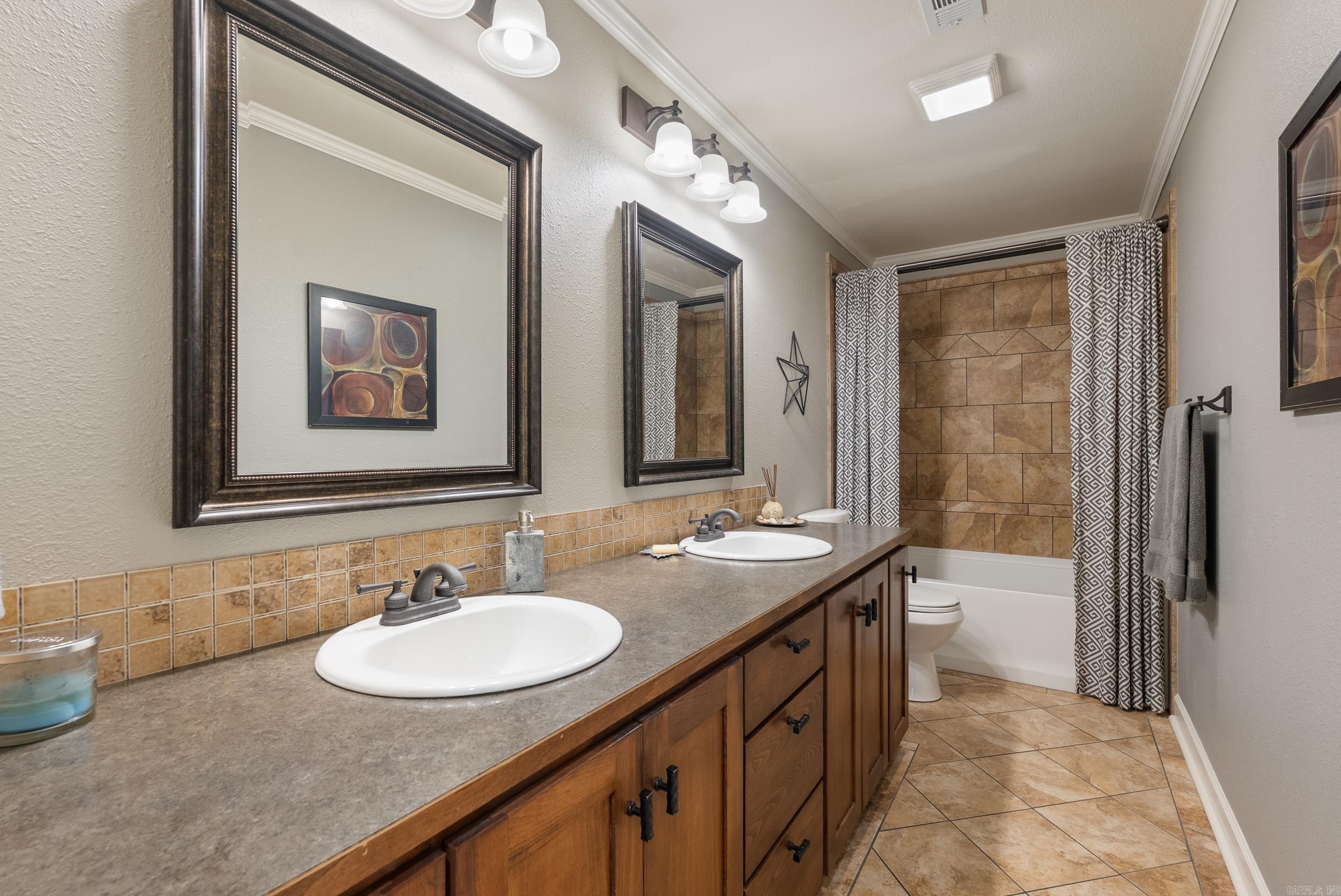 OAK FORREST - Residential