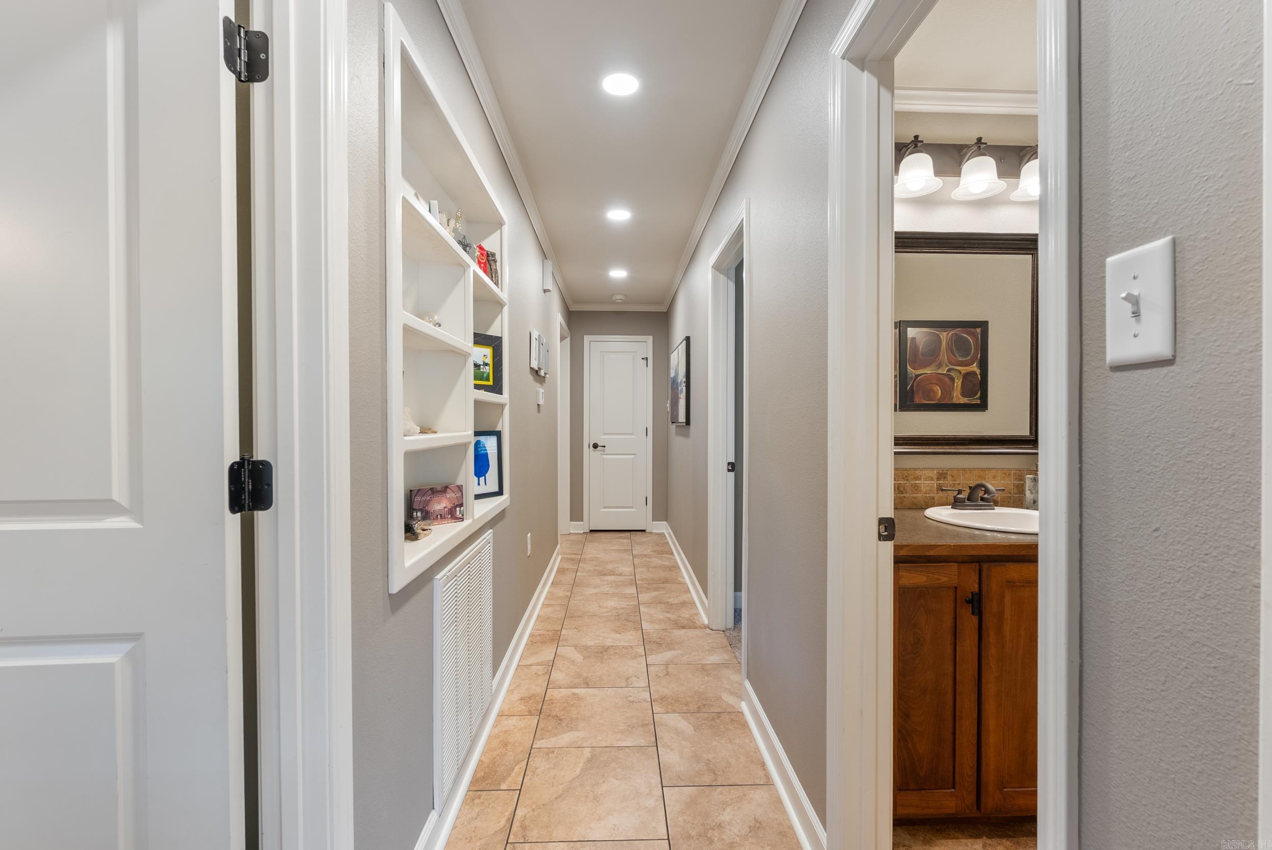 OAK FORREST - Residential