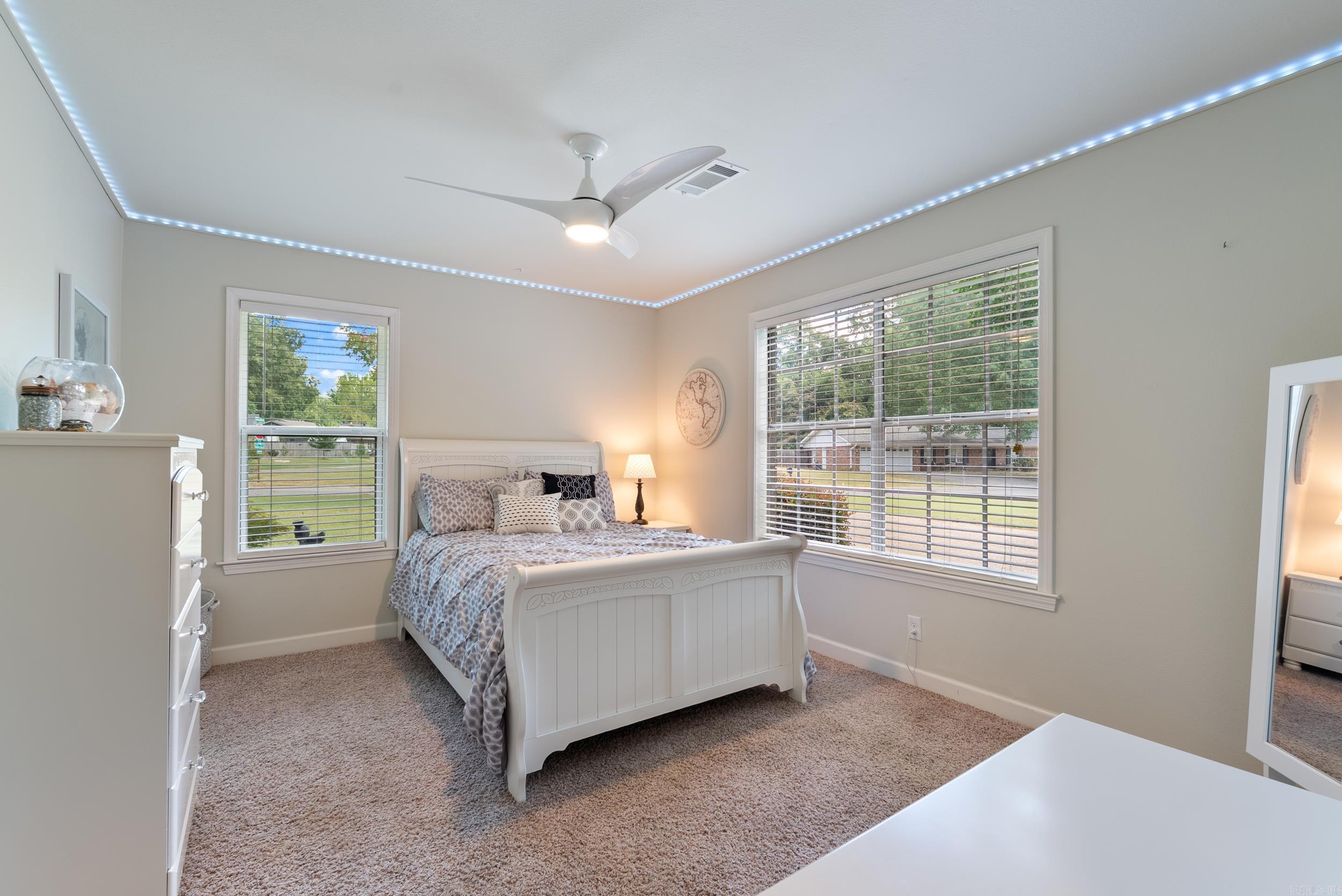 OAK FORREST - Residential