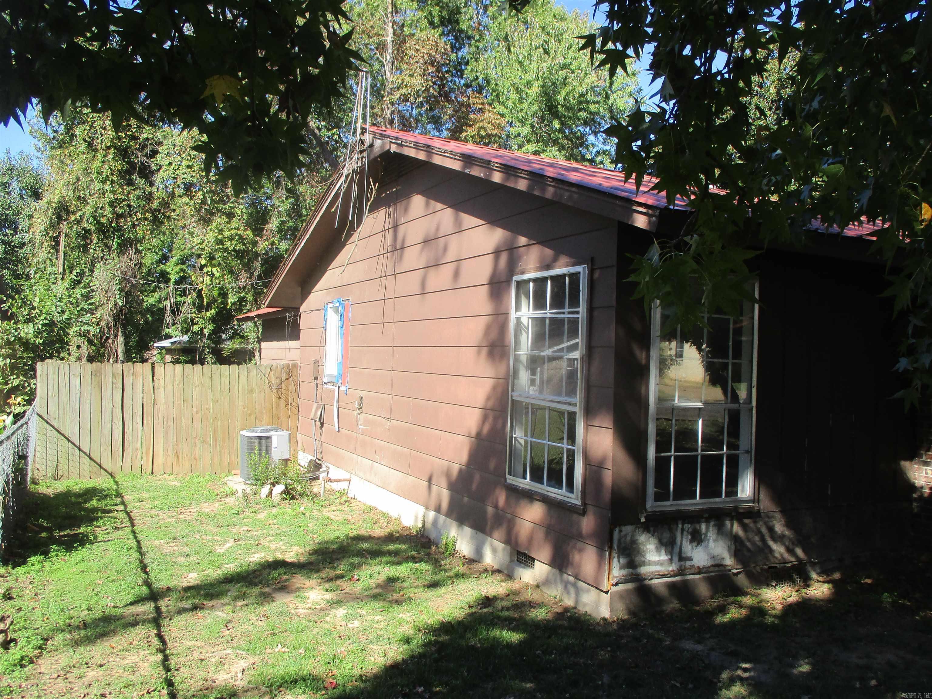 NORTHLAWN - Residential