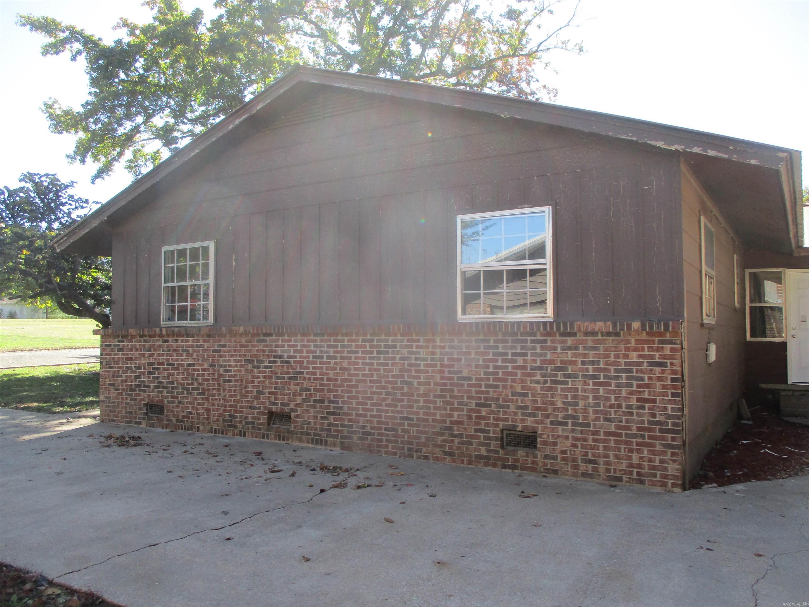 NORTHLAWN - Residential