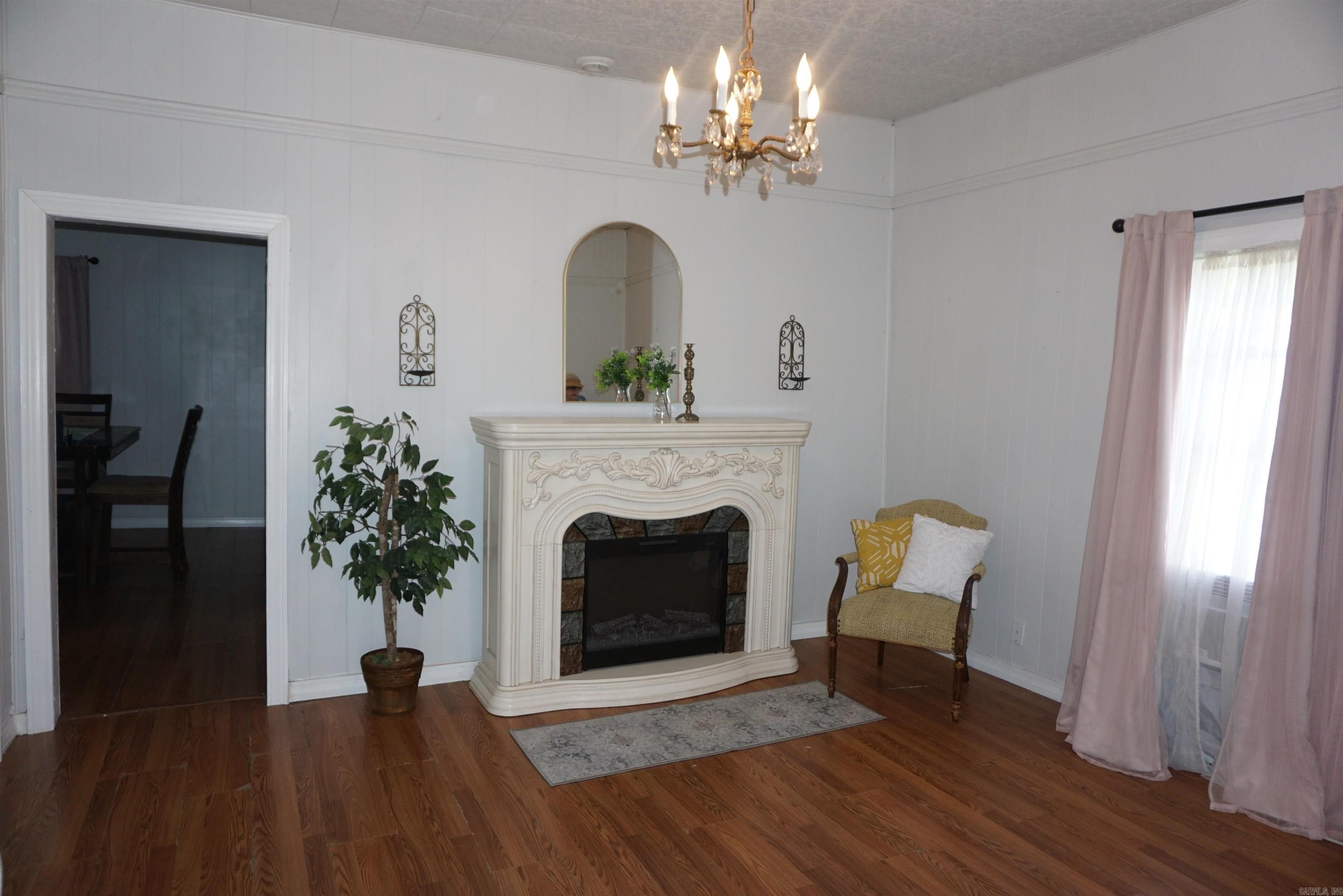 CHURCHILL SUBURBAN - Residential