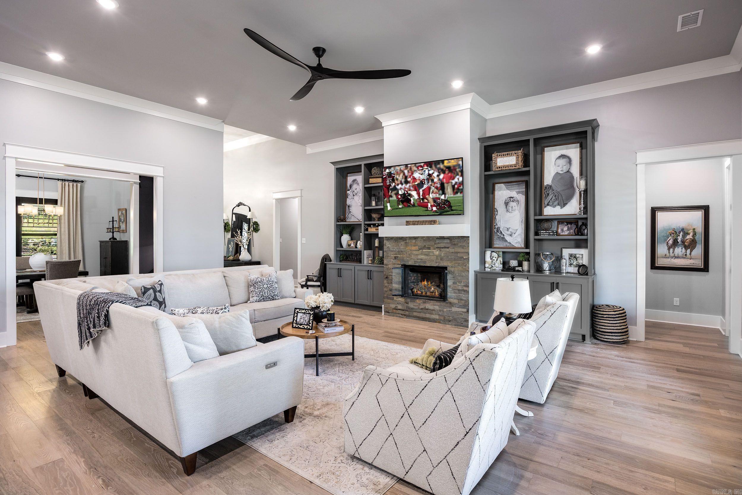 CHENAL VALLEY "FALSTONE COURT" - Residential