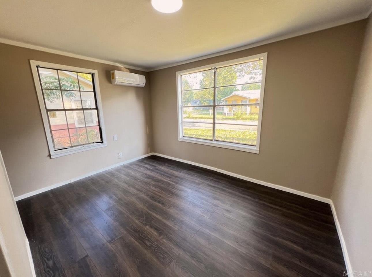 SUNNYSIDE HILLS ADDN TO JACK - Residential