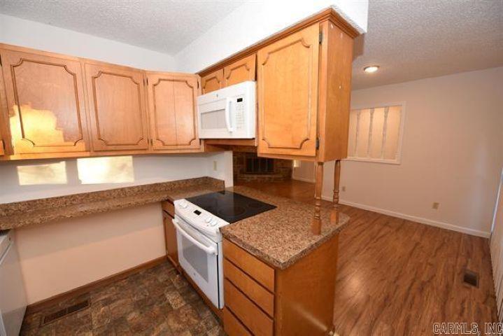 LAKEWOOD HILLS - Residential