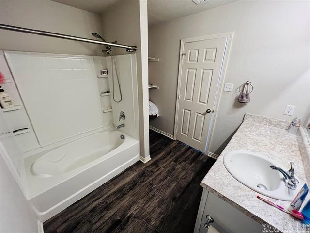 Ivanhoe Estates I - Residential Lease