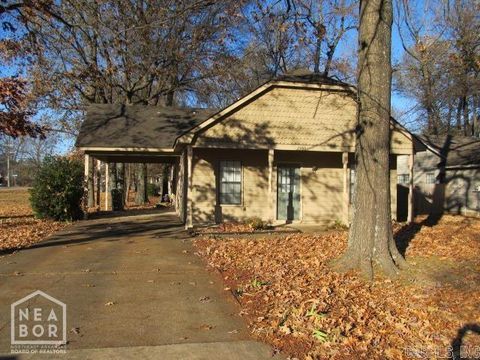 Photo of 2300 Biltmore Cove, Jonesboro, AR 72404 (MLS # 25049284)