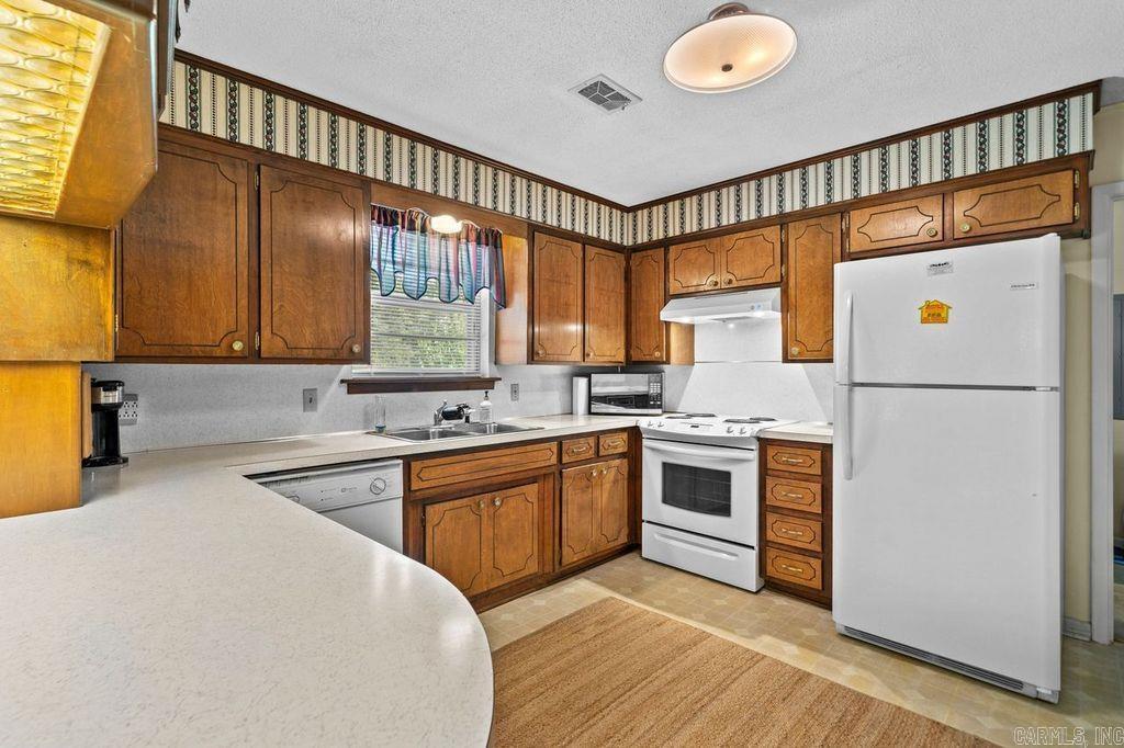 PINE VISTA ESTATES - Residential