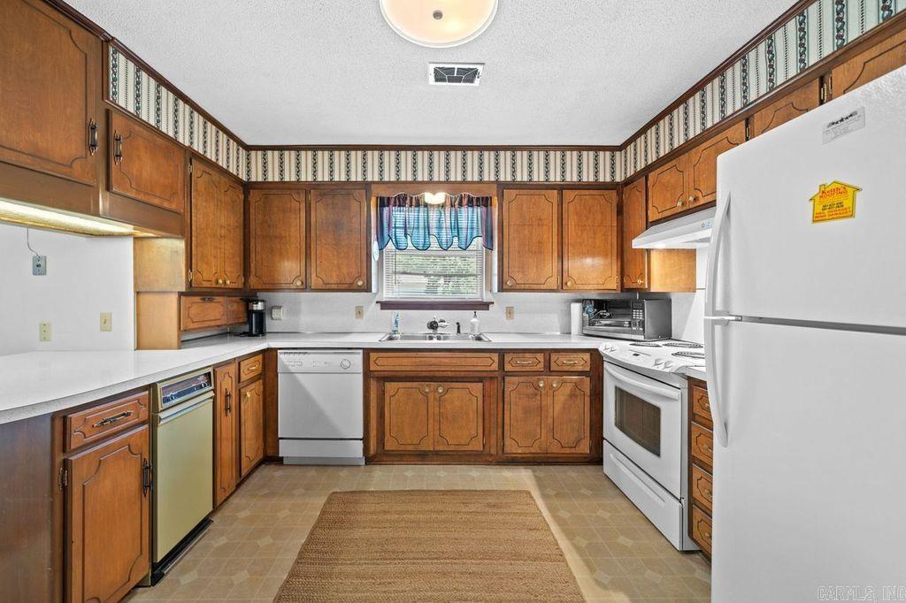 PINE VISTA ESTATES - Residential