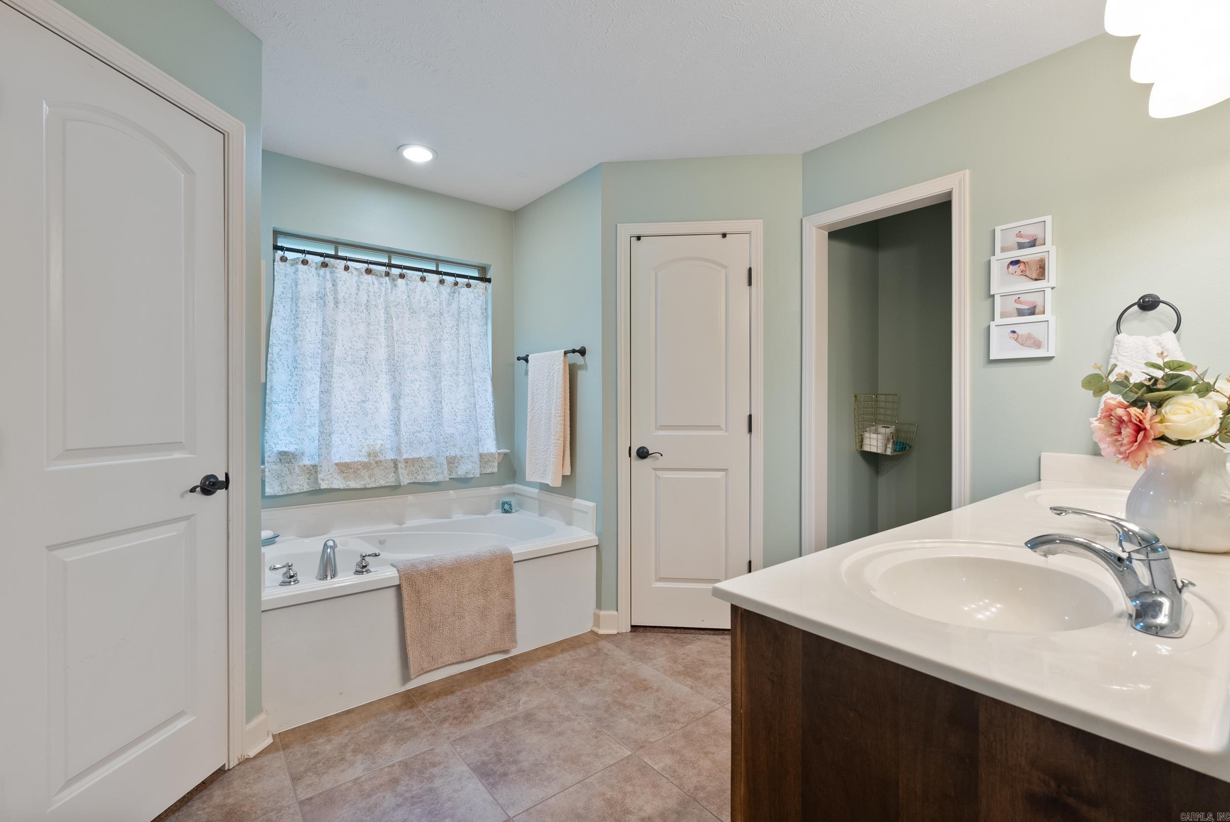 JEREMY COVE - Residential