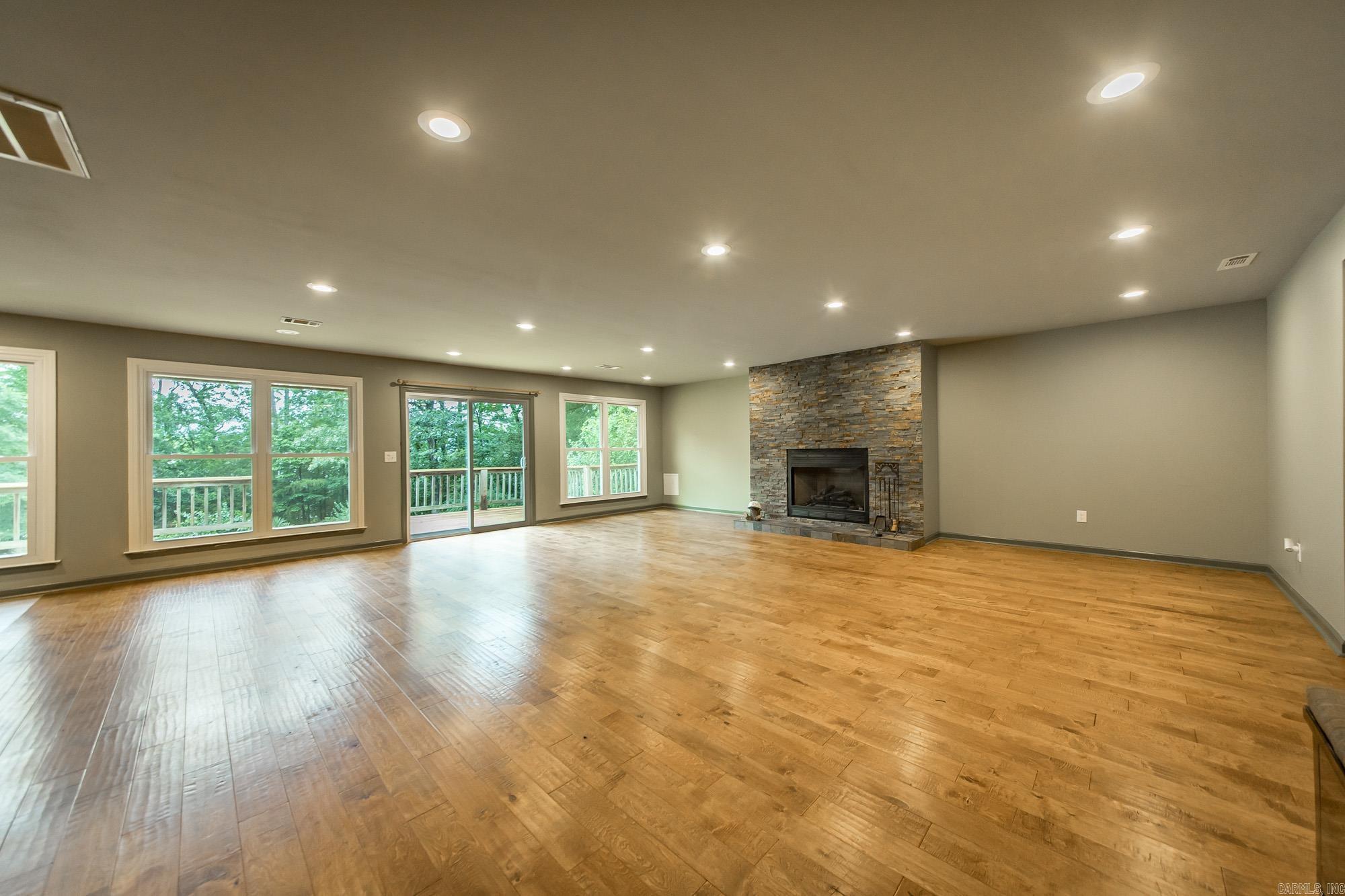 WEEKIWACHEE - LAKE - Residential