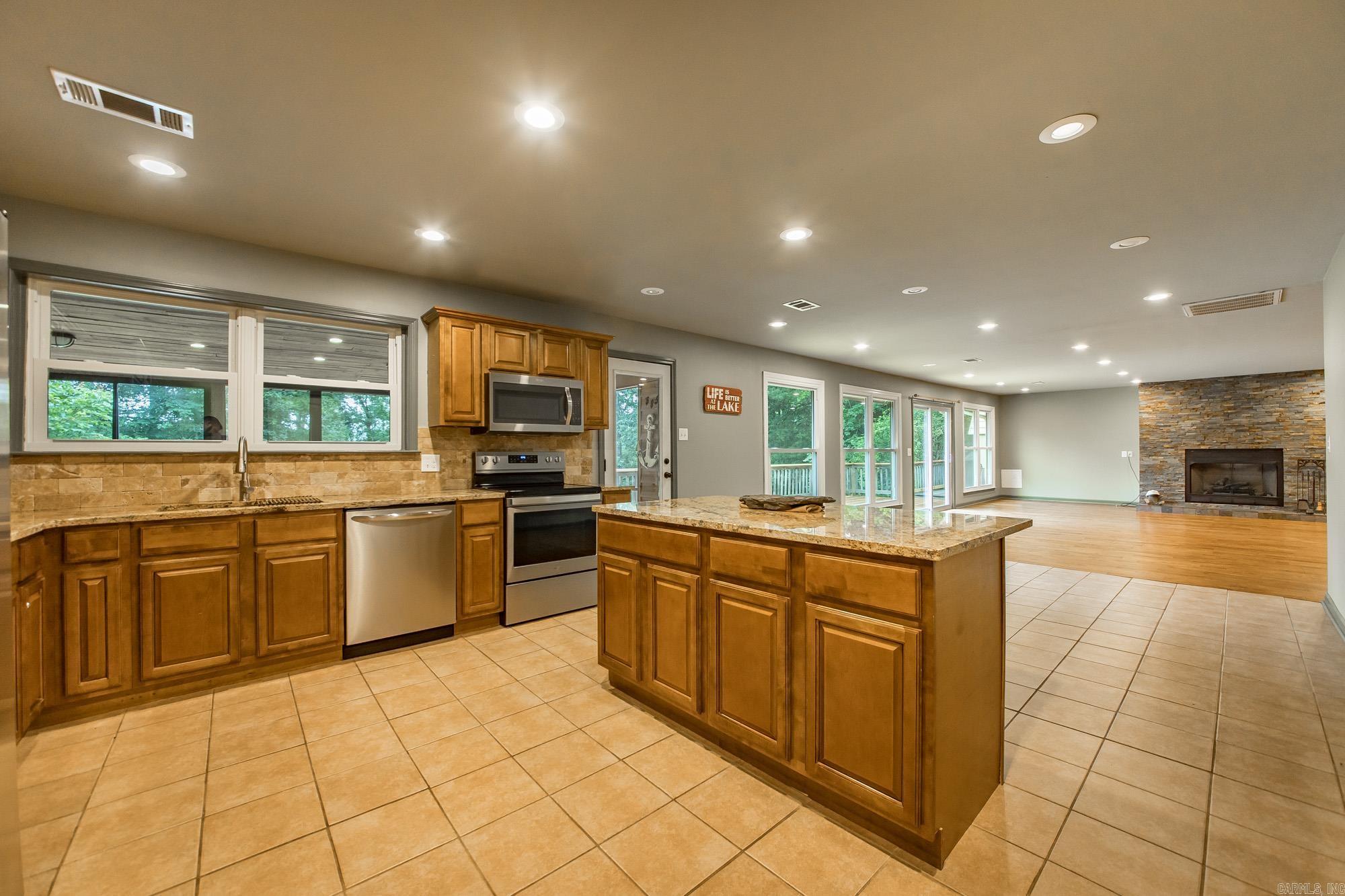 WEEKIWACHEE - LAKE - Residential