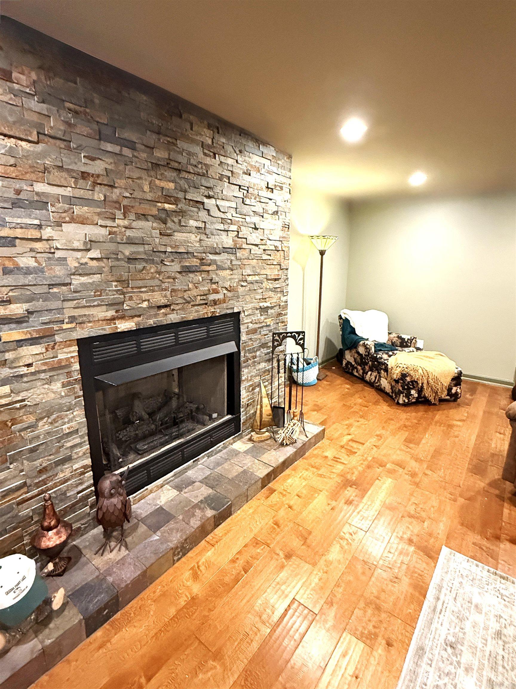 WEEKIWACHEE - LAKE - Residential