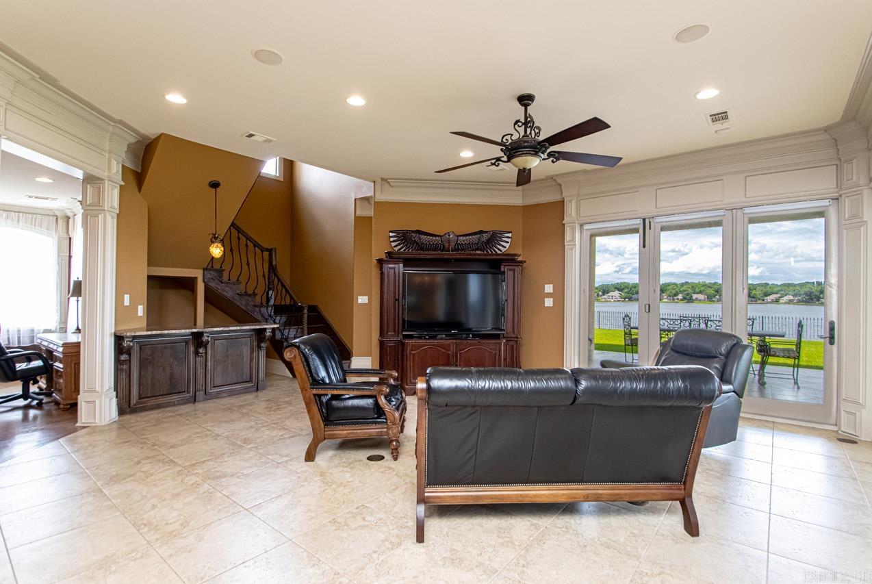 HURRICANE LAKE EST - Residential