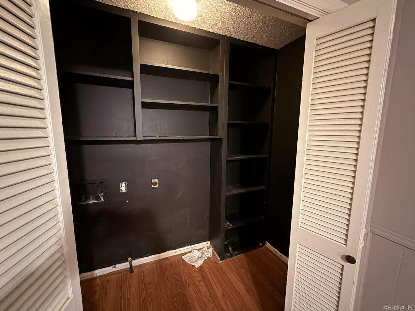 WALNUT VALLEY - Residential