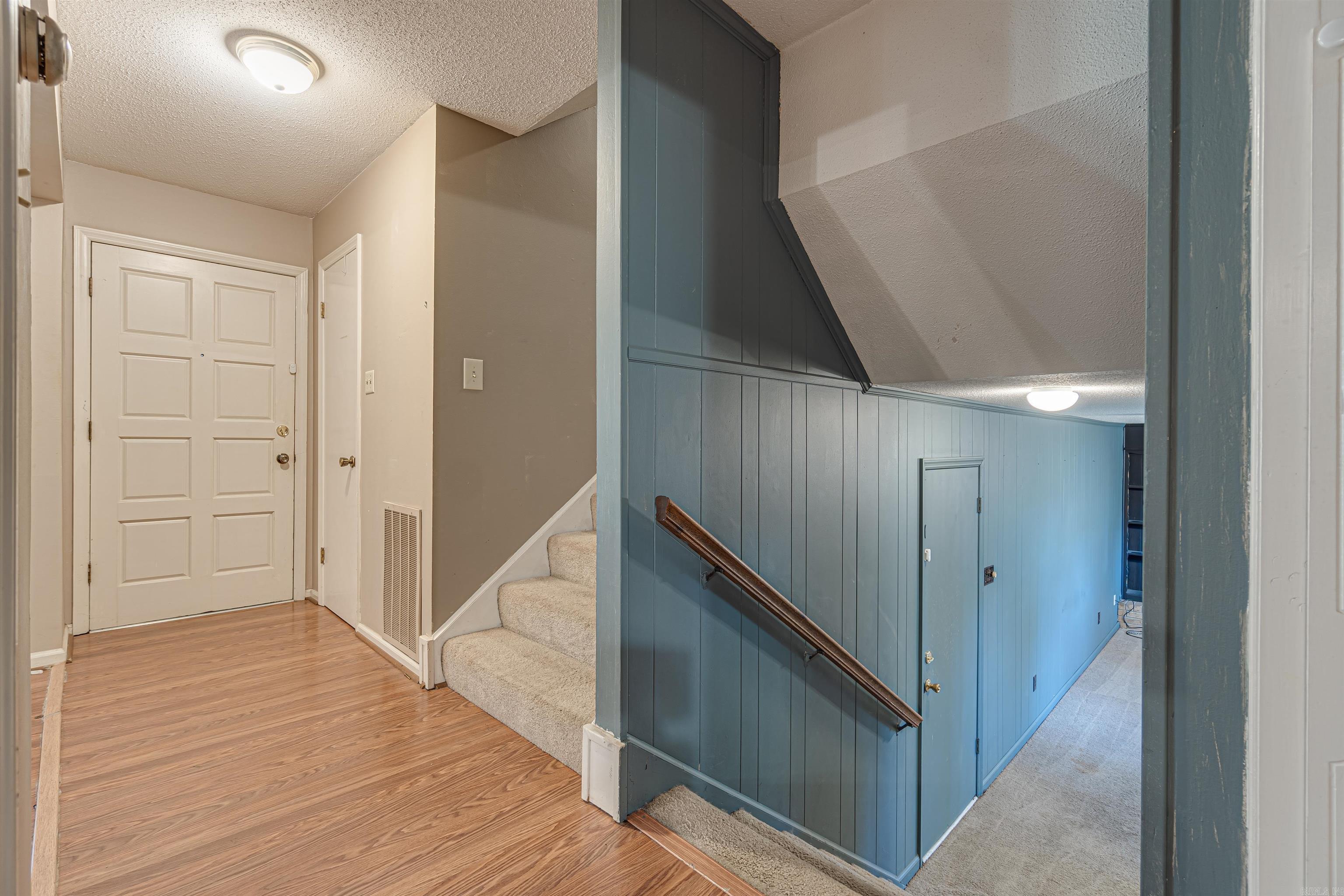 WALNUT VALLEY - Residential