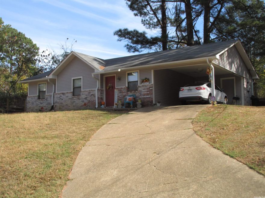 Perfect first home or investment property. Neat 3 BR. 1.5 BA. with many updates including a new roof in 2016. Dishwasher and new Heat and Air in 2018 and more. Handy to downtown and schools.