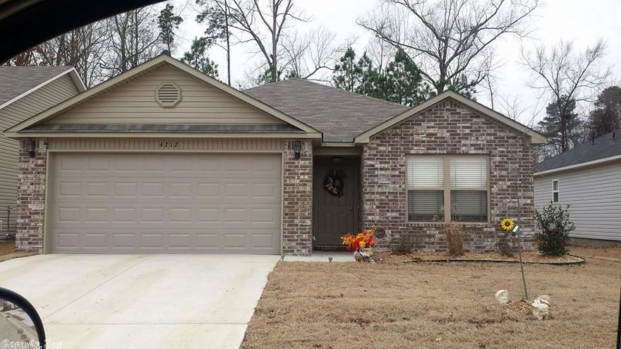 Cute cute cute floor plan long entry/foyer Master bedroom off the back