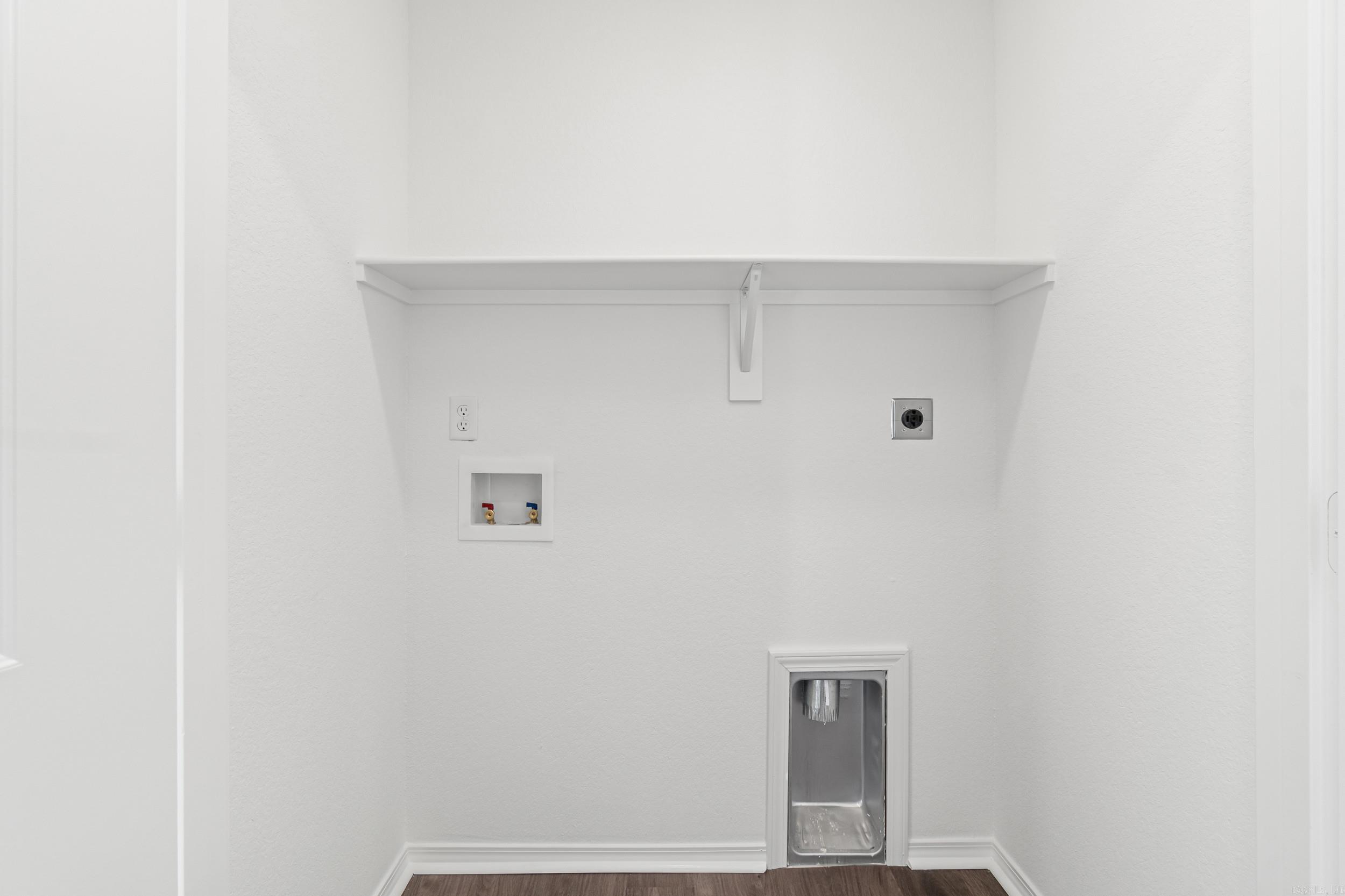 DEERFIELD ESTATES - Residential