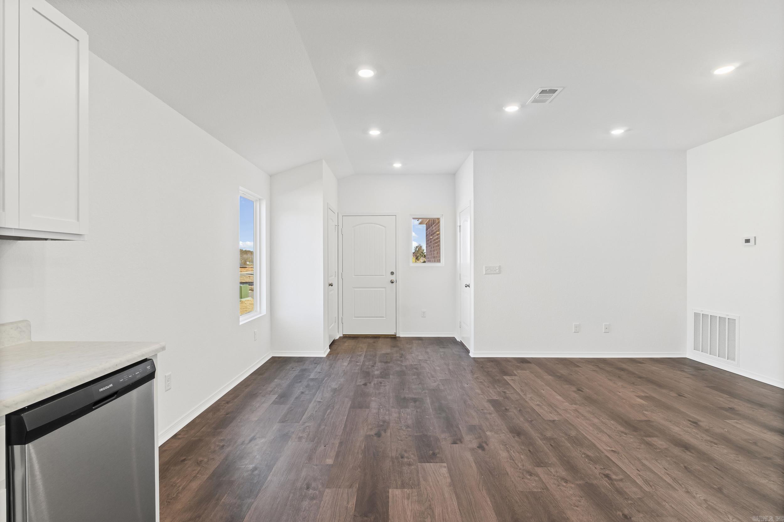 DEERFIELD ESTATES - Residential