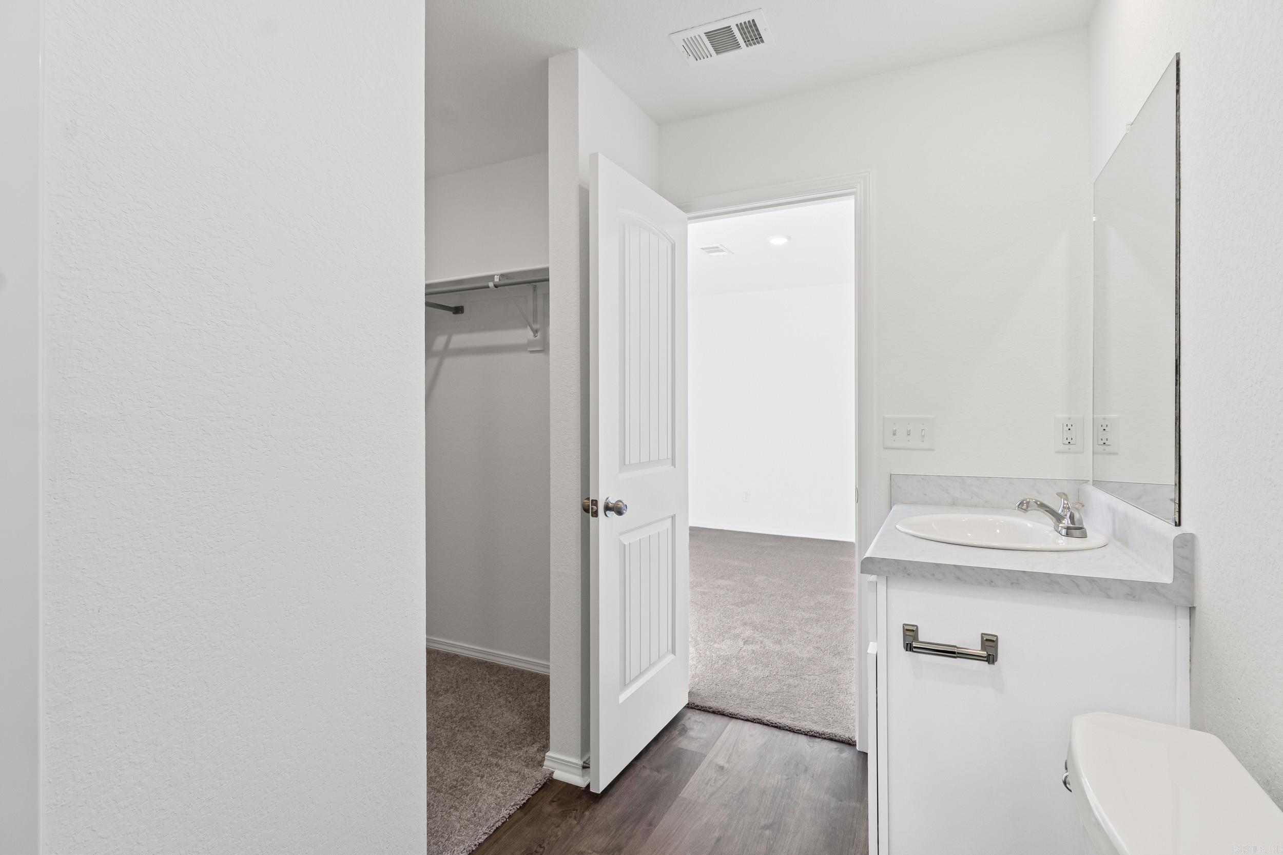 DEERFIELD ESTATES - Residential