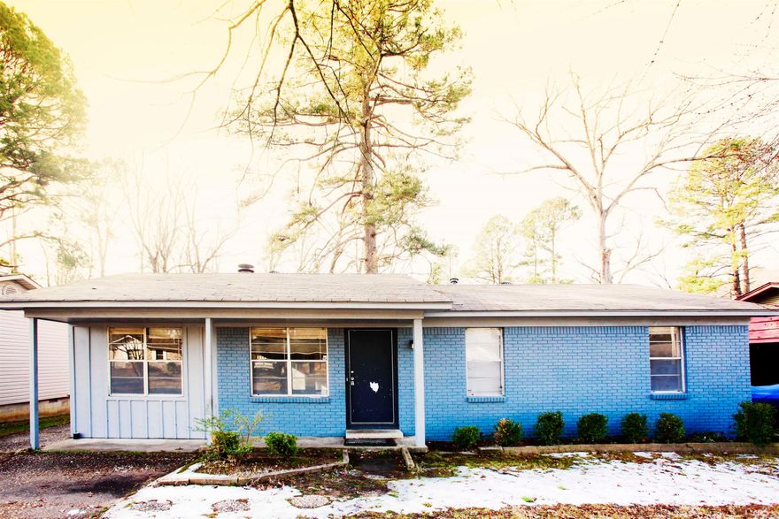 Cute 3BD/1BA in SWLR that is waiting for you to call home. Decorative fireplace in living room giving a cozy feel. Kitchen has granite countertops. Covered back porch that is perfect for enjoying those sunny days in the shade. This property is managed by Hoffman Team so beware of scammers - we will never ask you to Cashapp us money. The lease for this property is for 18 months to 2 years with a 3% increase after the first year. Income must be 3x the amount of rent per month unless you have a housing voucher. Deposit, first month’s rent, and the $50 administration fee due before move in.