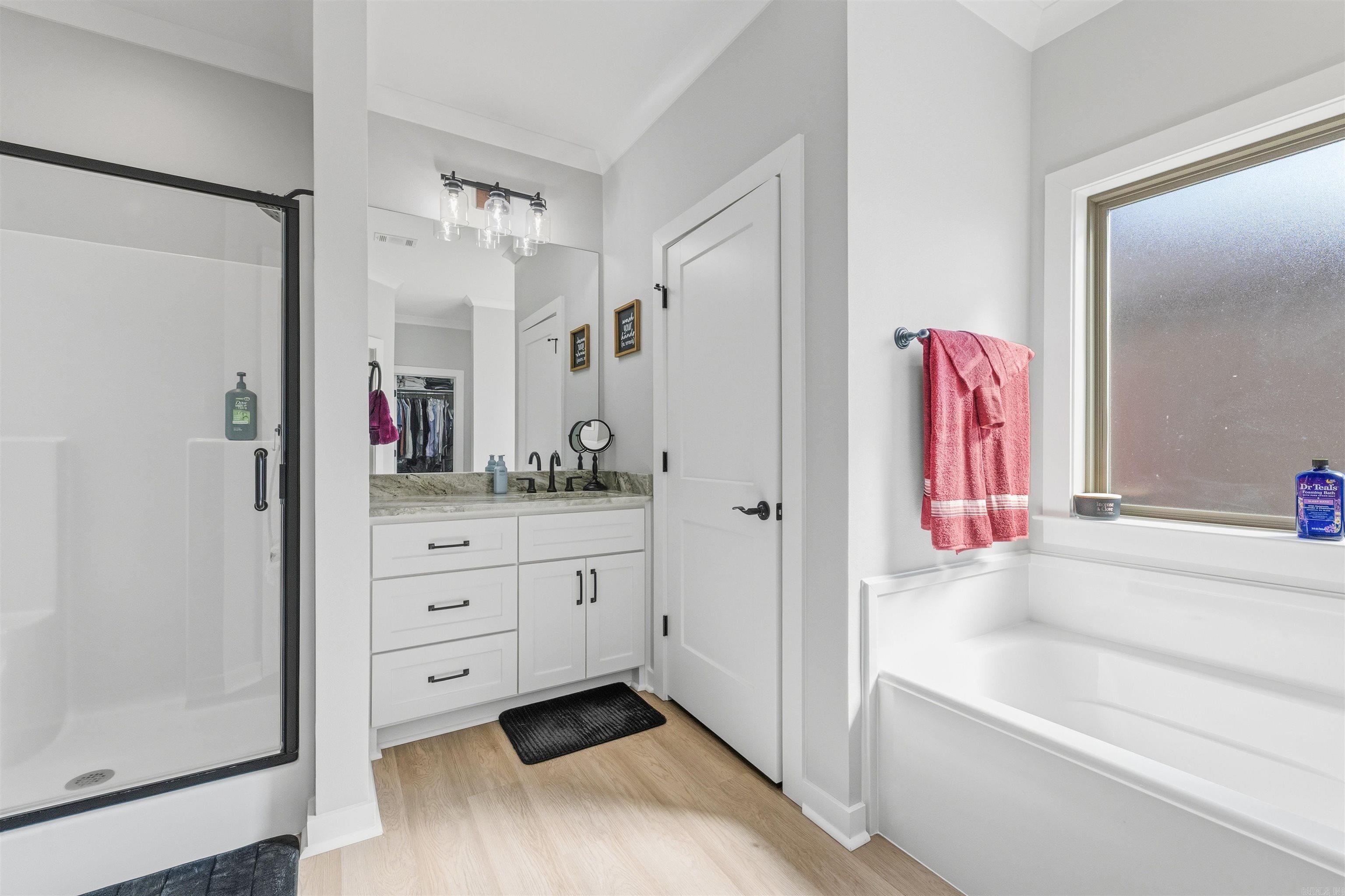 JAXON TERRACE - Residential