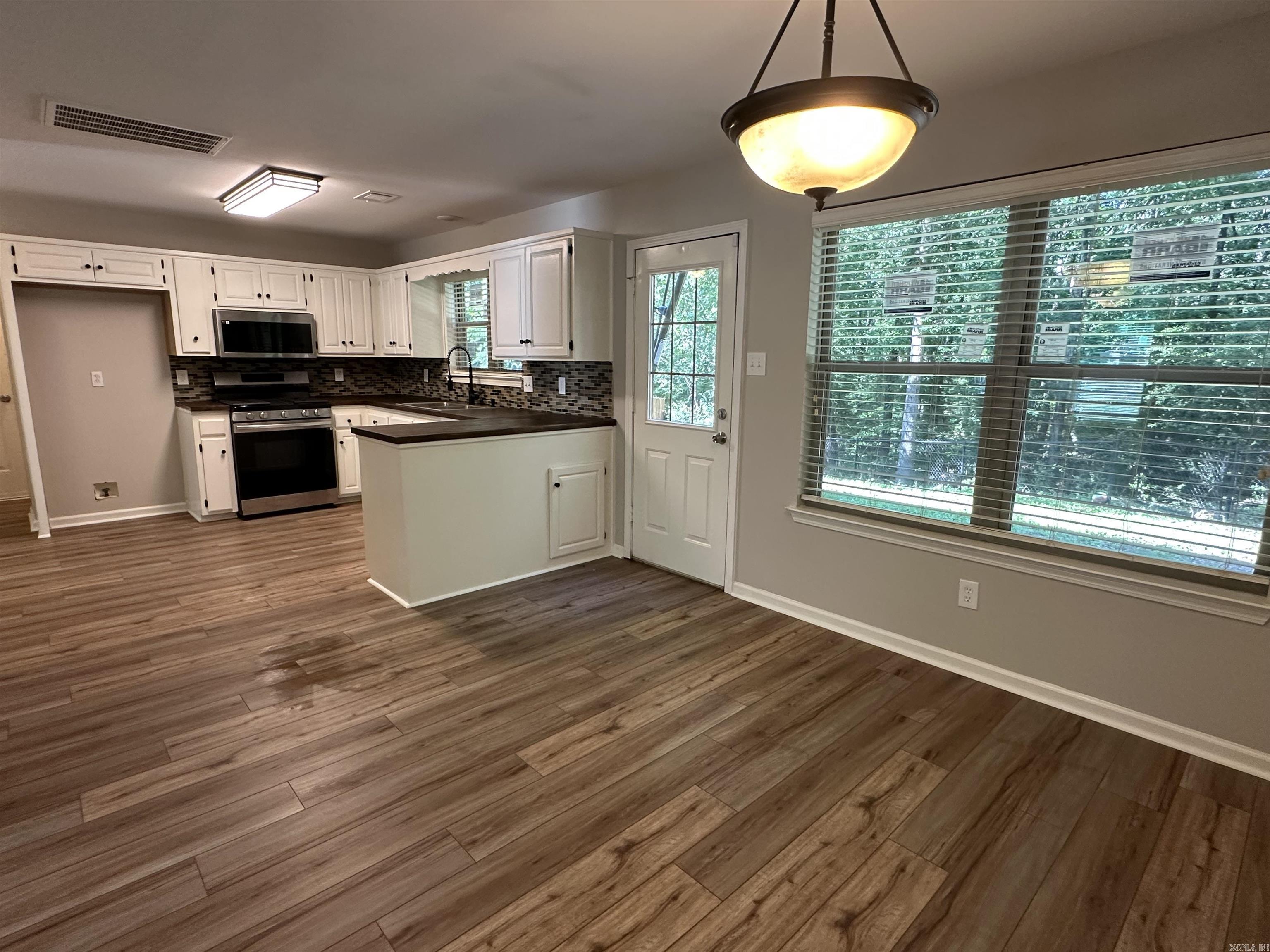 RIVER OAKS - Residential