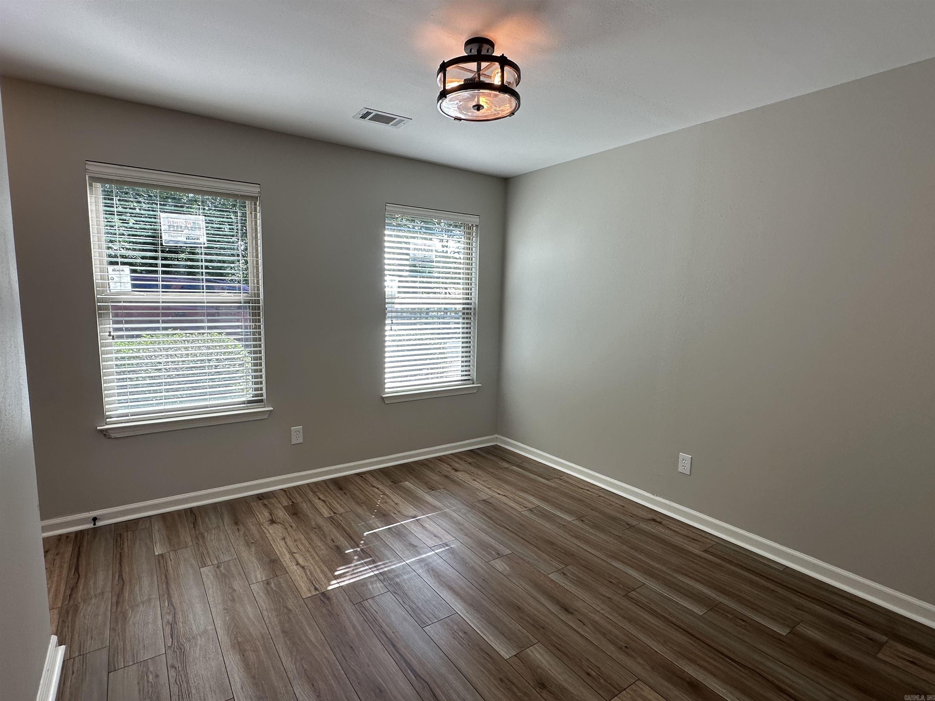 RIVER OAKS - Residential