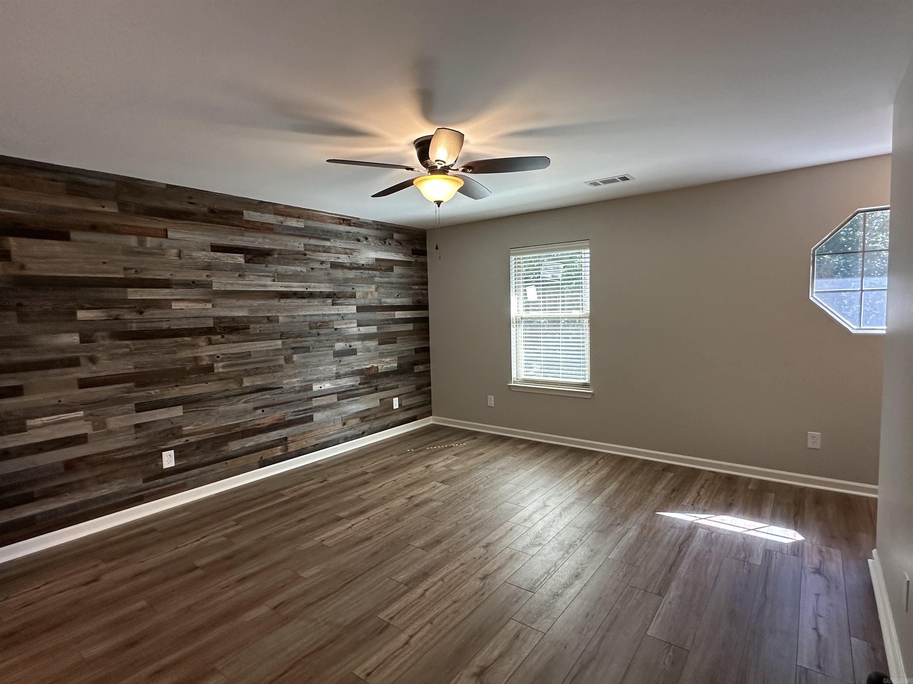 RIVER OAKS - Residential