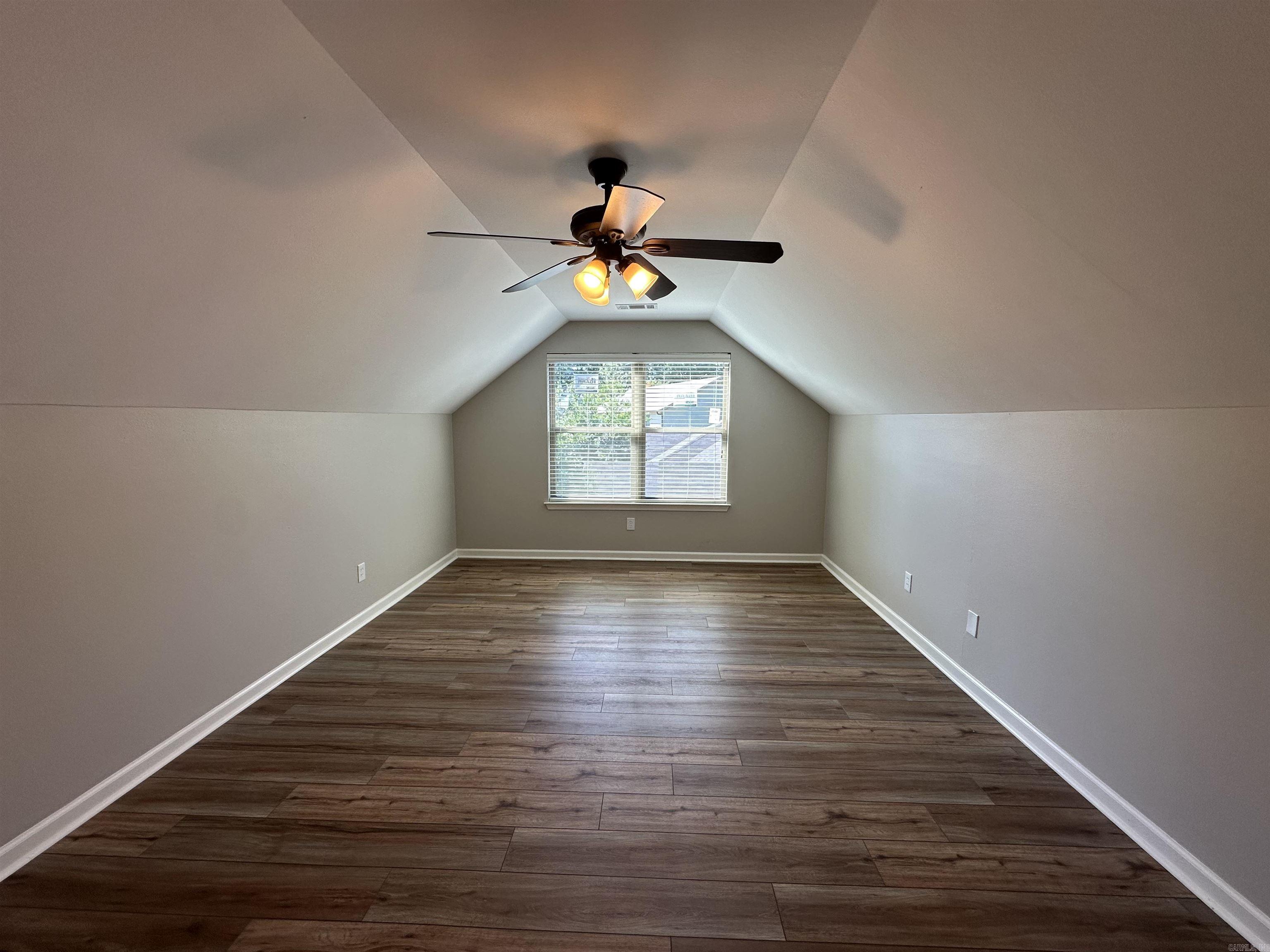 RIVER OAKS - Residential