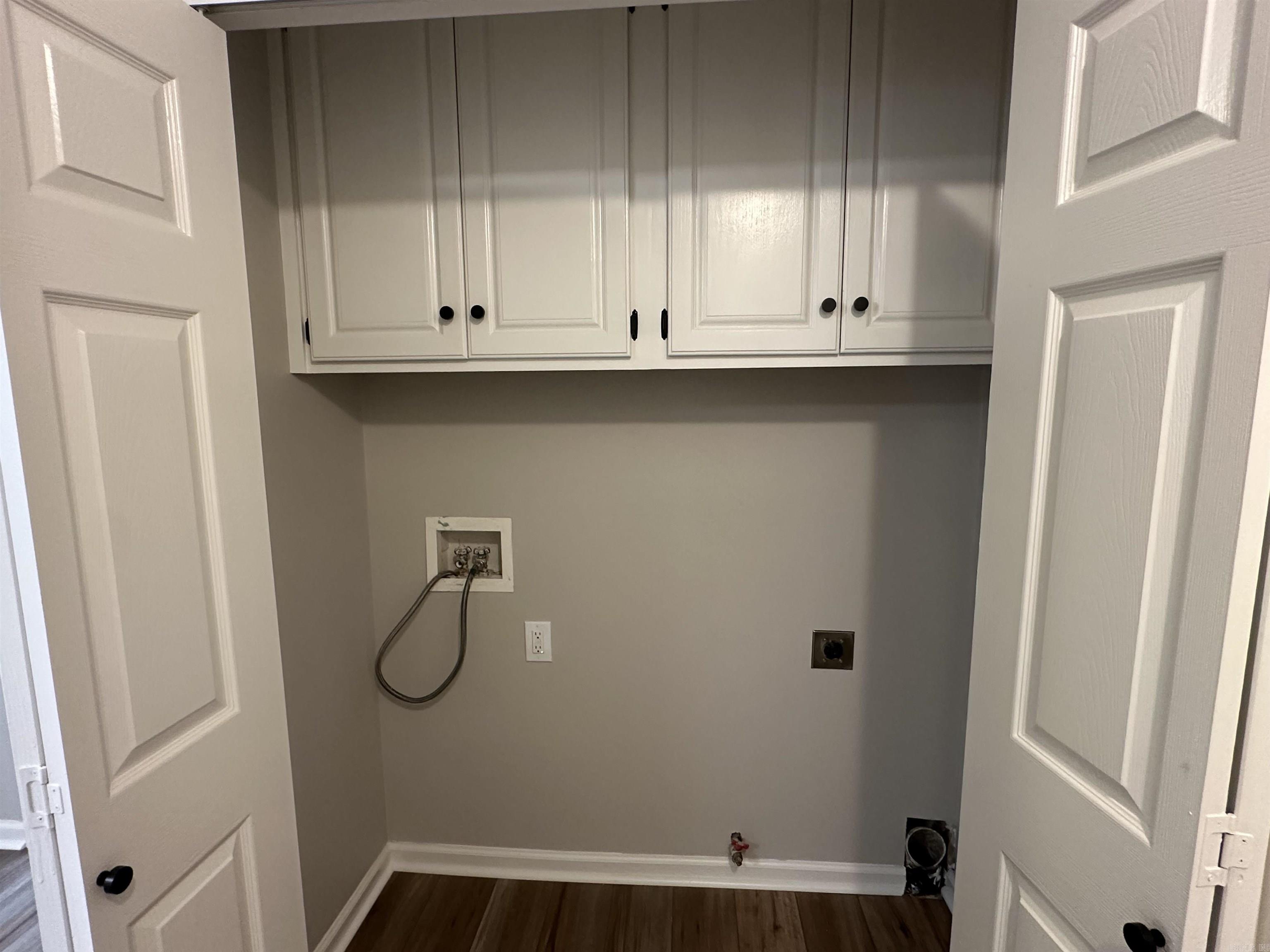 RIVER OAKS - Residential