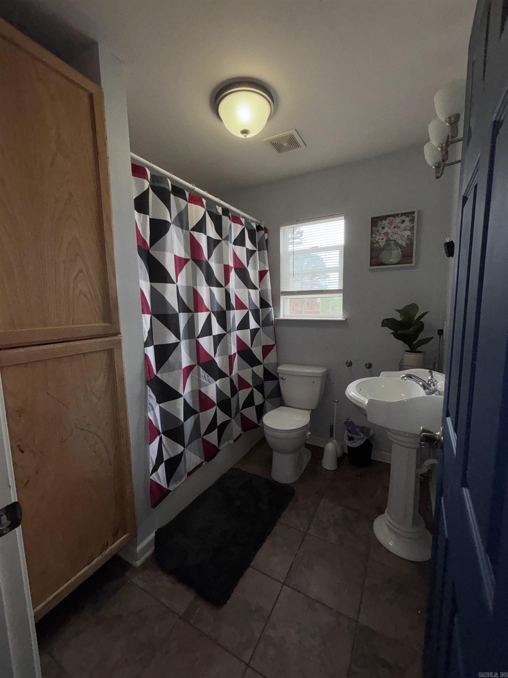 ENGLAND AC - Residential