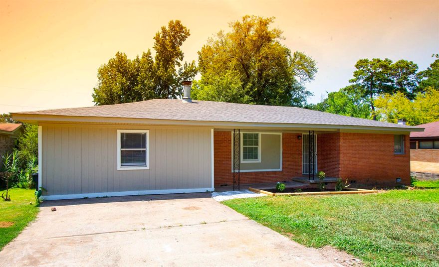 Great 4BD/2BA in Little Rock that is waiting for you to call home. Spacious living room. Eat-in-kitchen that is perfect for enjoying family meals. Plenty of yard space. The lease for this property is for 2 years with a 3% increase after the first year. Income has to be 3x the amount of rent unless you have a housing voucher.